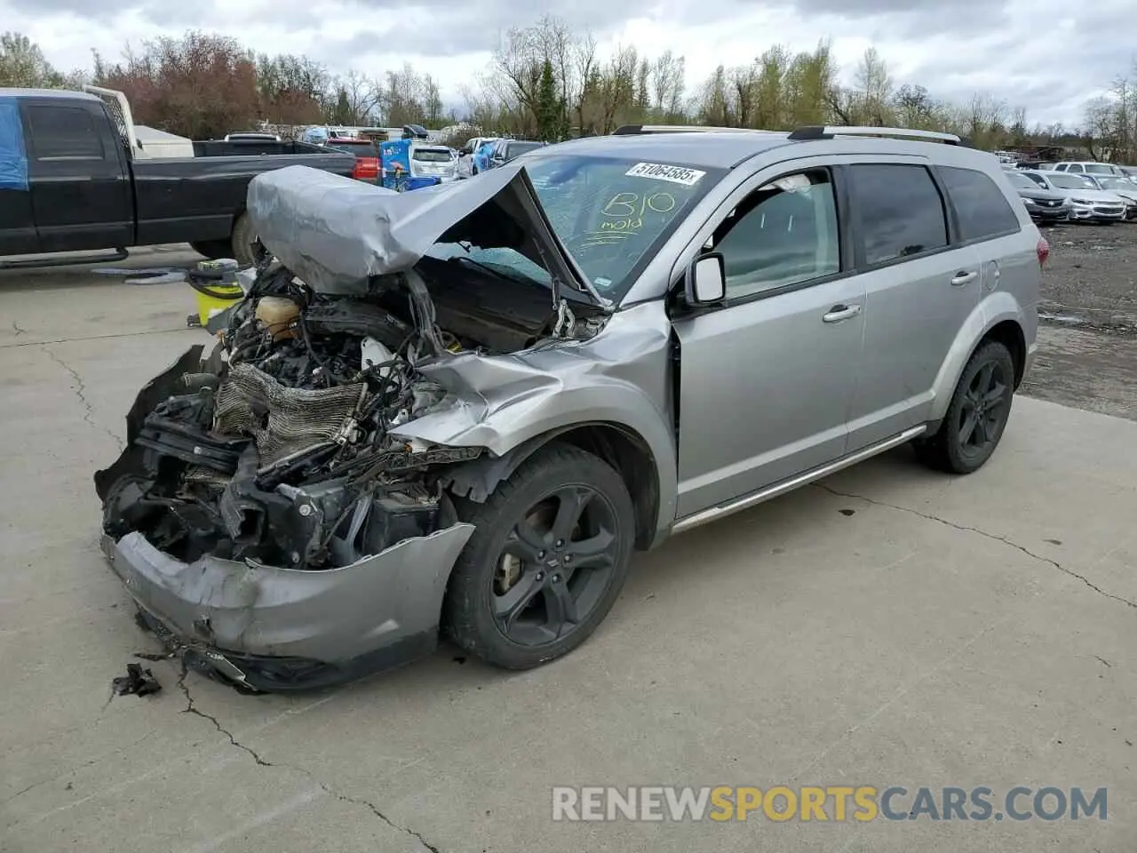 1 Photograph of a damaged car 3C4PDCGG0KT858078 DODGE JOURNEY 2019