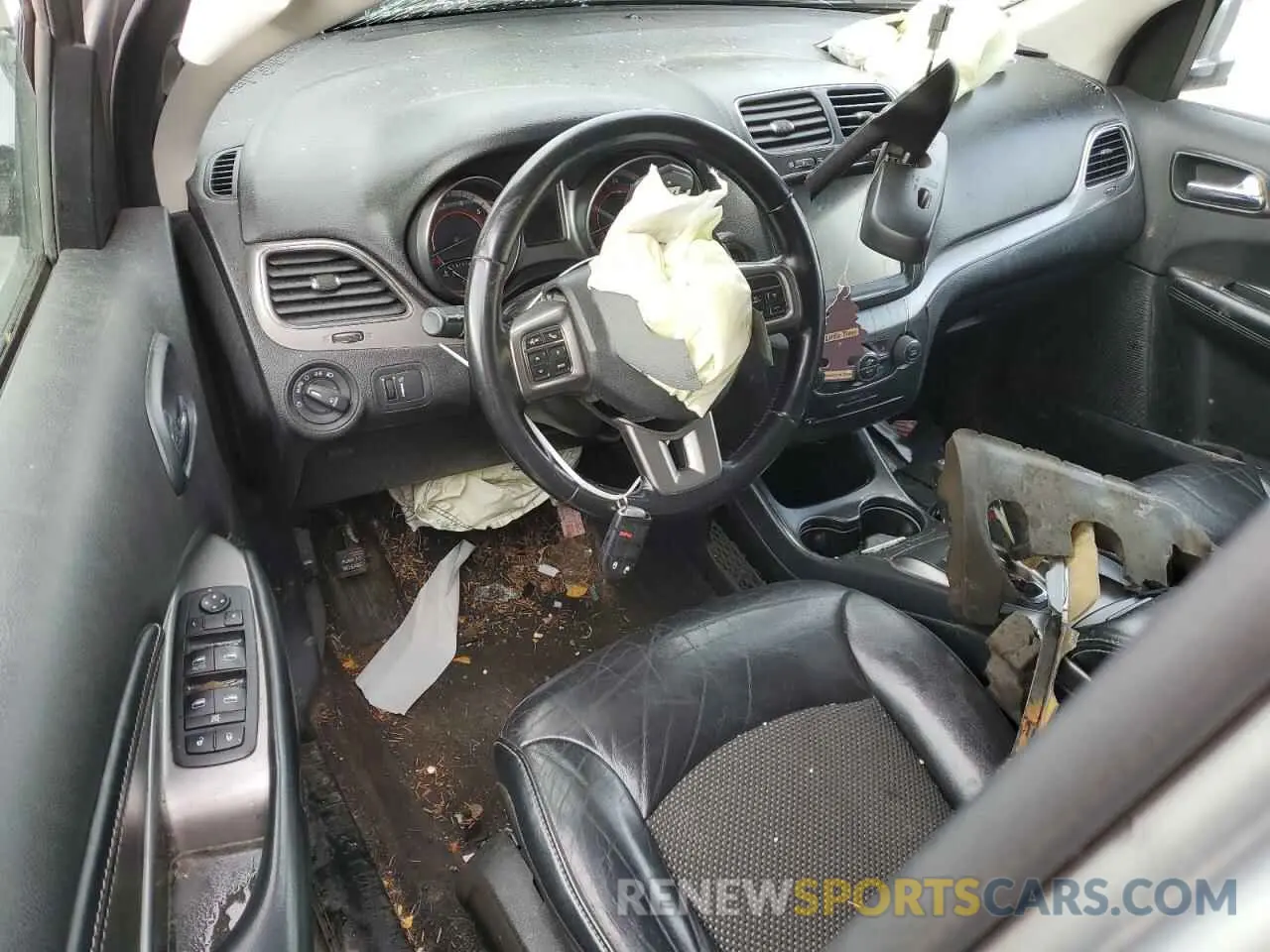 8 Photograph of a damaged car 3C4PDCGG0KT858078 DODGE JOURNEY 2019