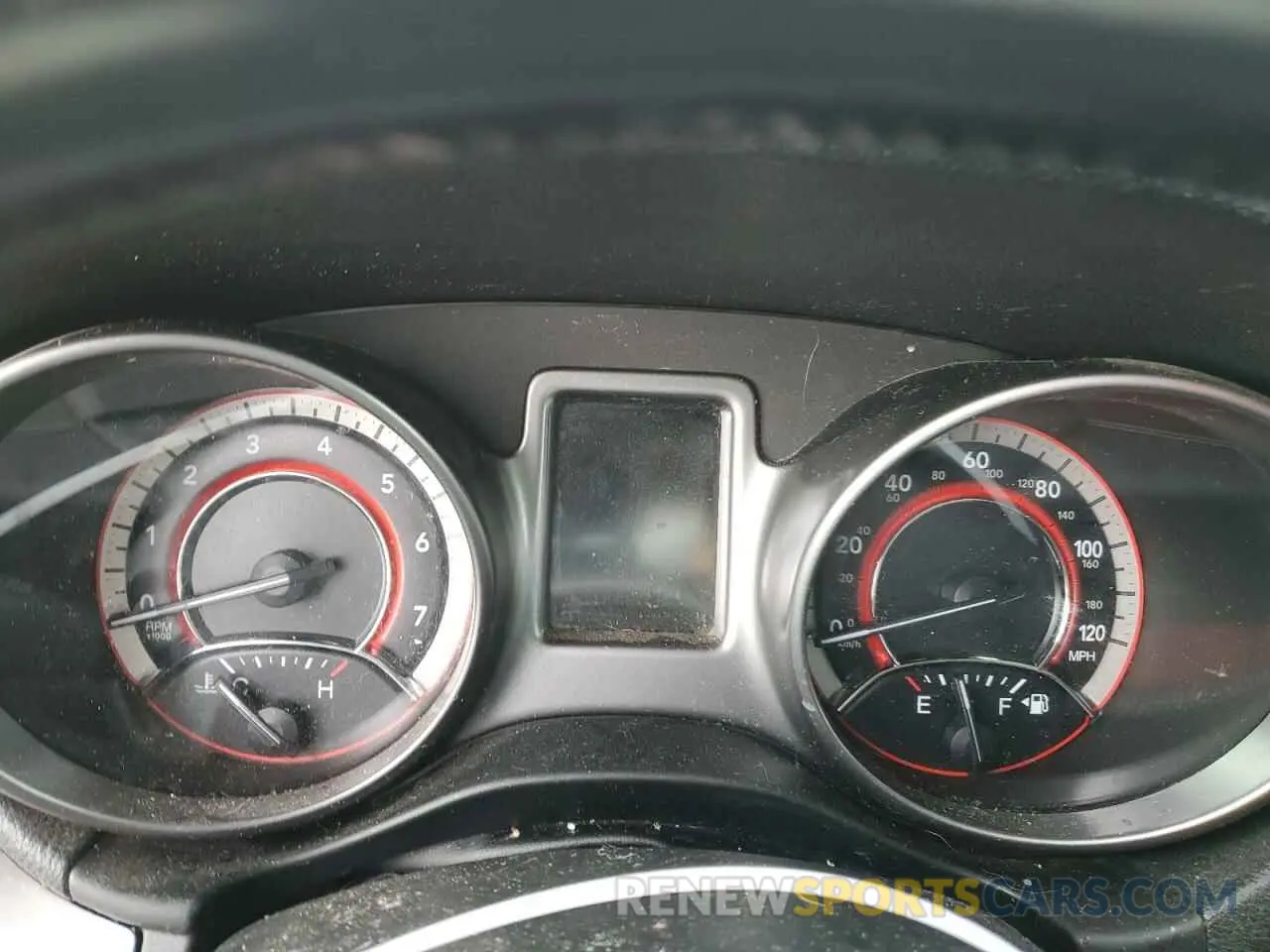 9 Photograph of a damaged car 3C4PDCGG0KT858078 DODGE JOURNEY 2019
