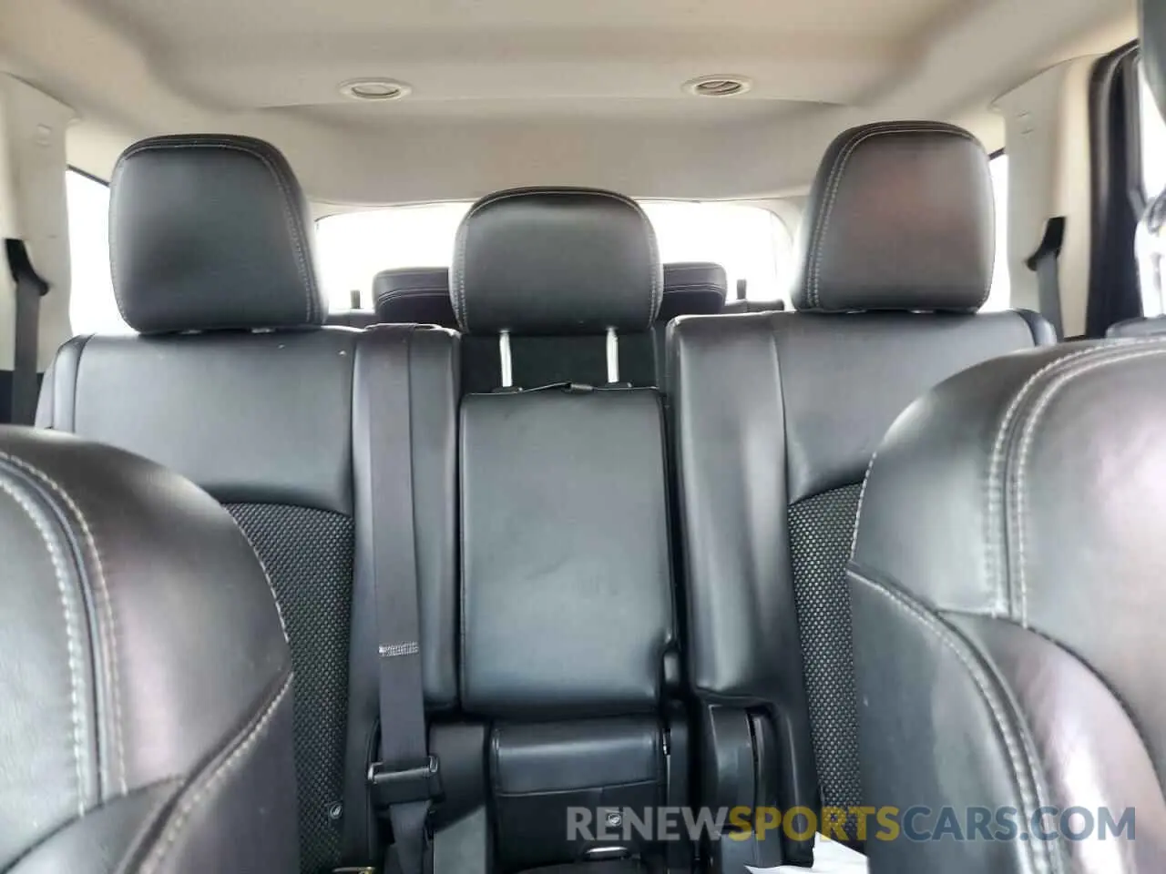 10 Photograph of a damaged car 3C4PDCGG1KT746390 DODGE JOURNEY 2019