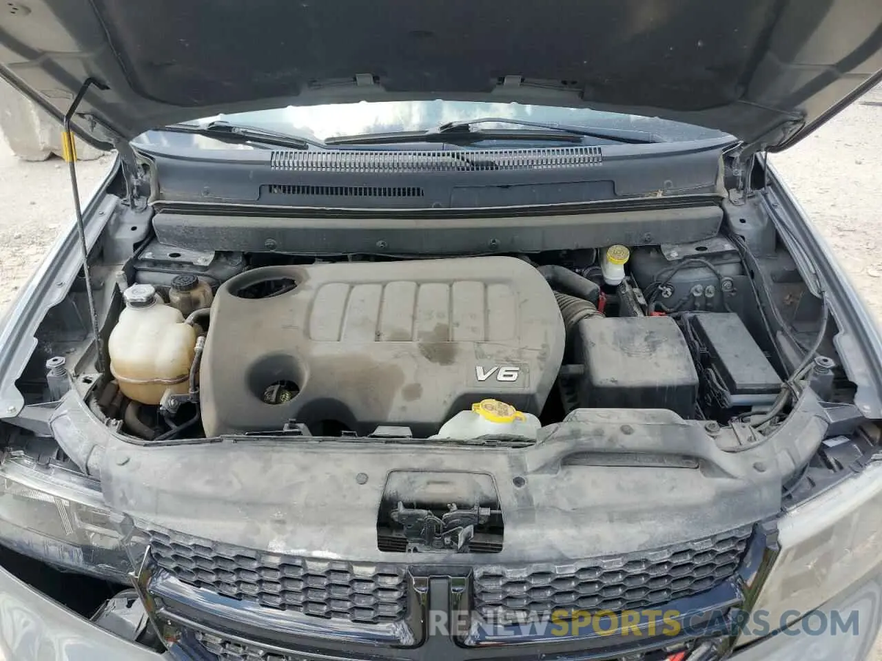 12 Photograph of a damaged car 3C4PDCGG1KT746390 DODGE JOURNEY 2019
