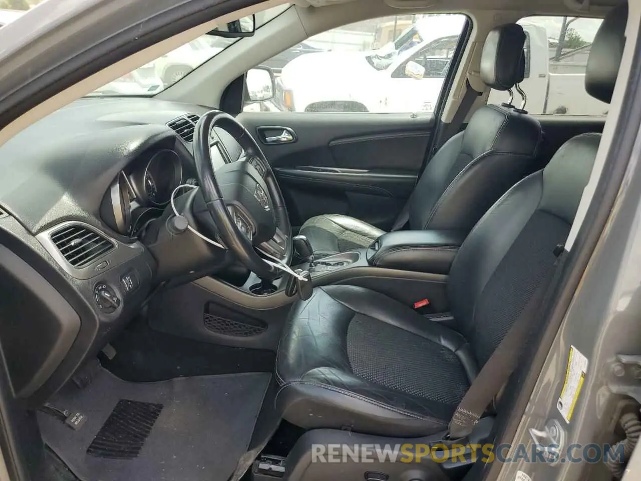 7 Photograph of a damaged car 3C4PDCGG1KT746390 DODGE JOURNEY 2019