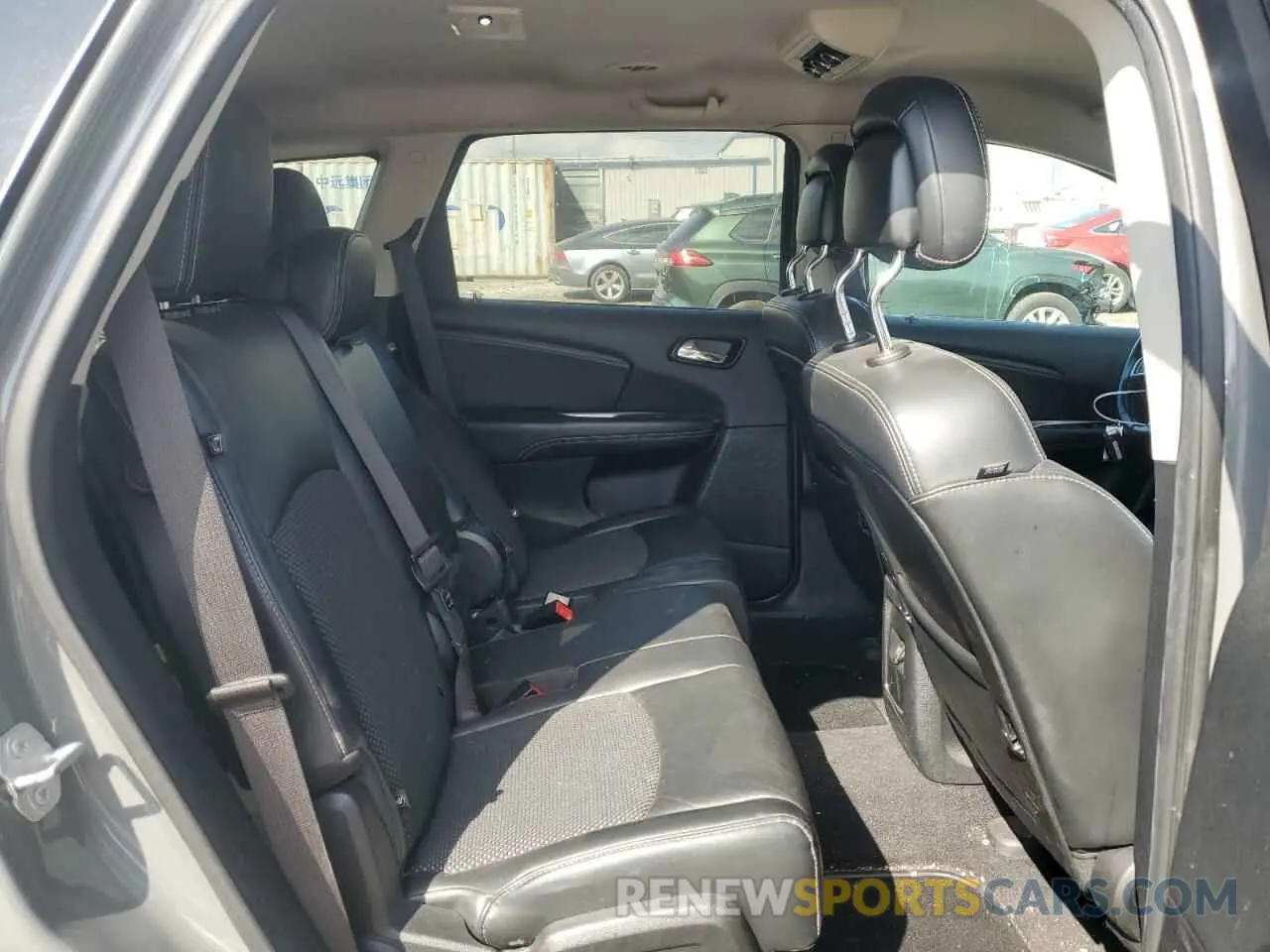 11 Photograph of a damaged car 3C4PDCGG1KT803607 DODGE JOURNEY 2019