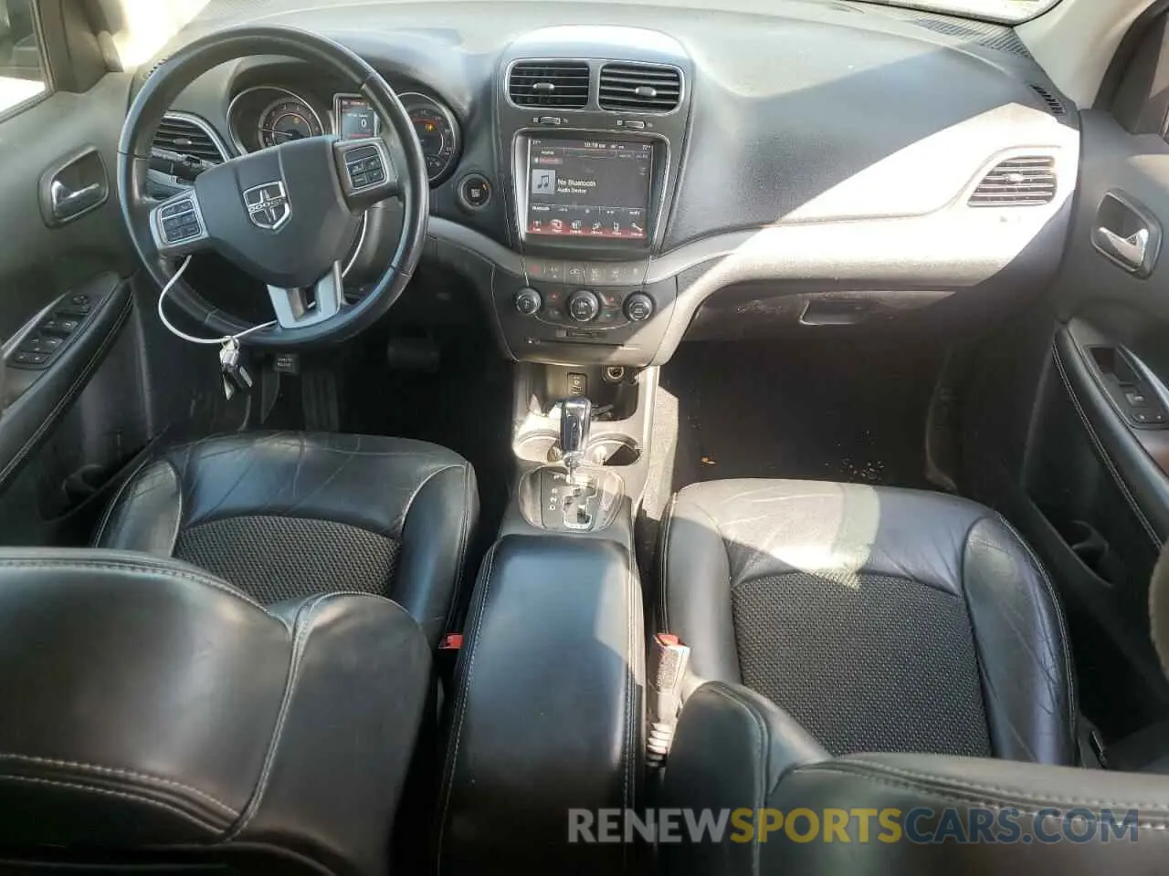 8 Photograph of a damaged car 3C4PDCGG1KT803607 DODGE JOURNEY 2019