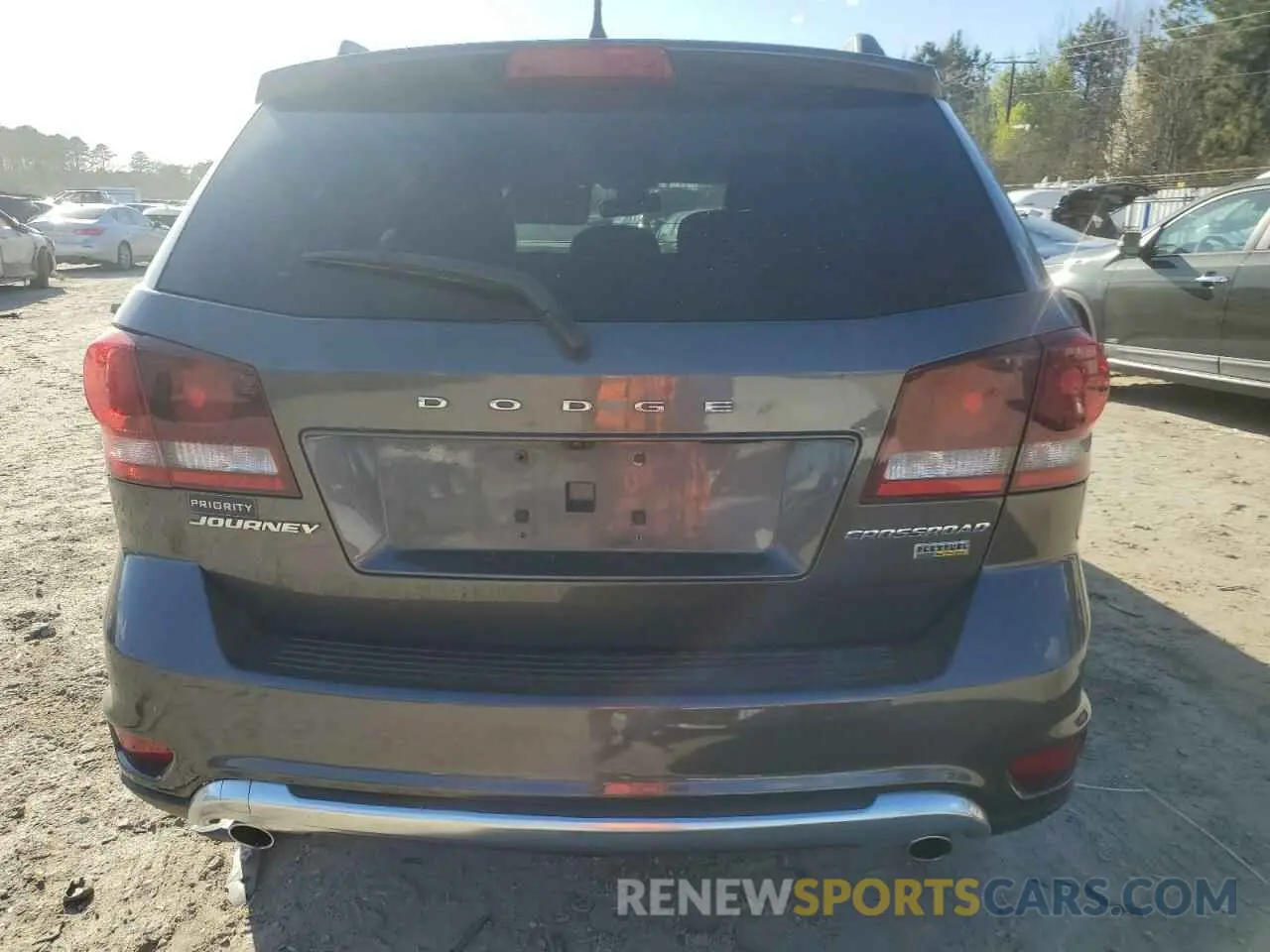 6 Photograph of a damaged car 3C4PDCGG2KT803714 DODGE JOURNEY 2019