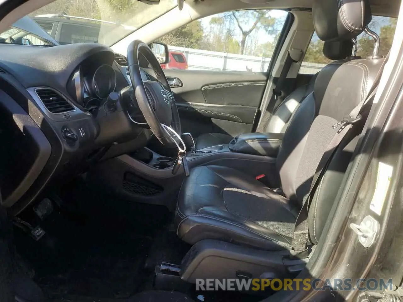 7 Photograph of a damaged car 3C4PDCGG2KT803714 DODGE JOURNEY 2019
