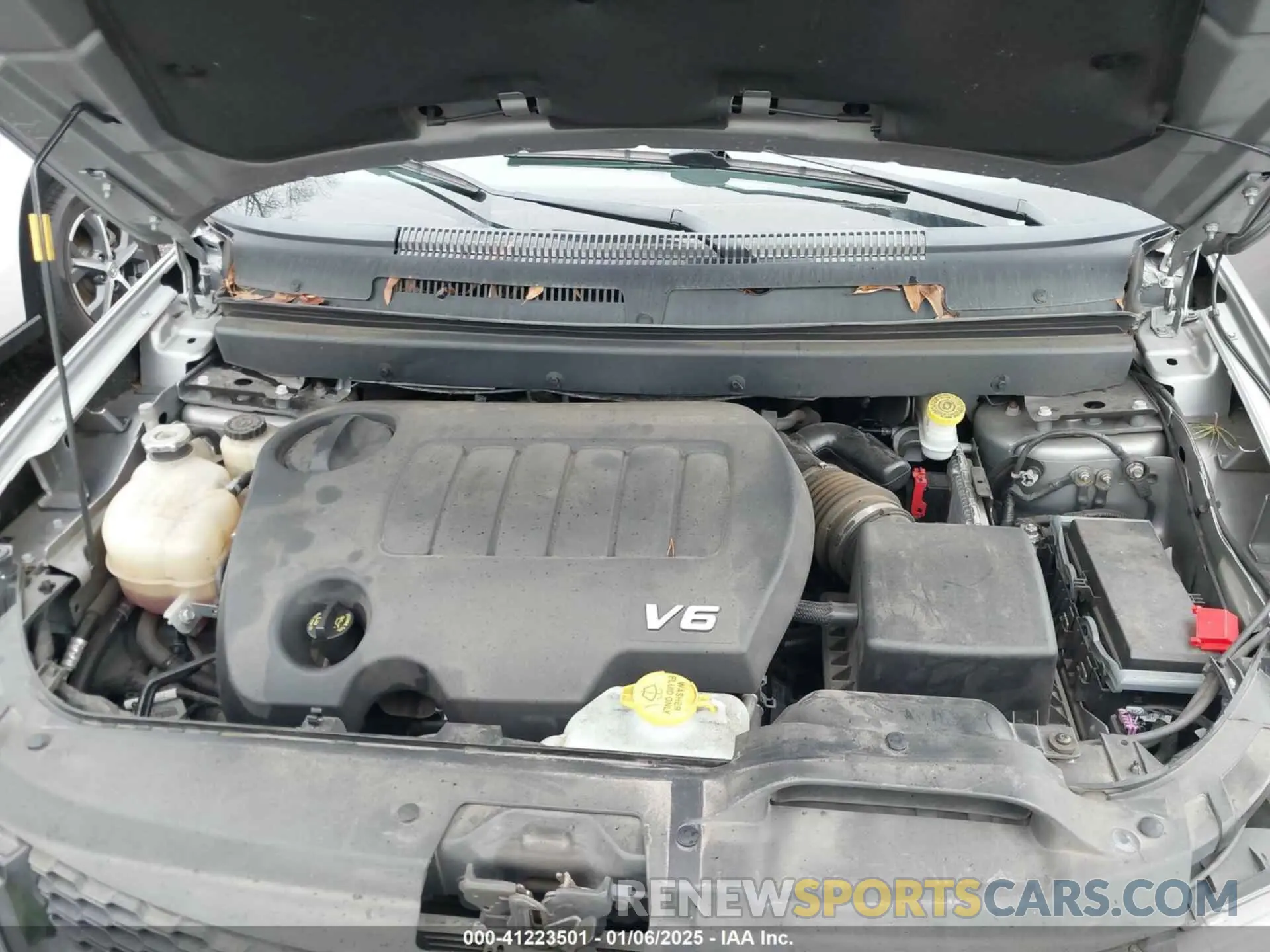 10 Photograph of a damaged car 3C4PDCGG3KT717912 DODGE JOURNEY 2019