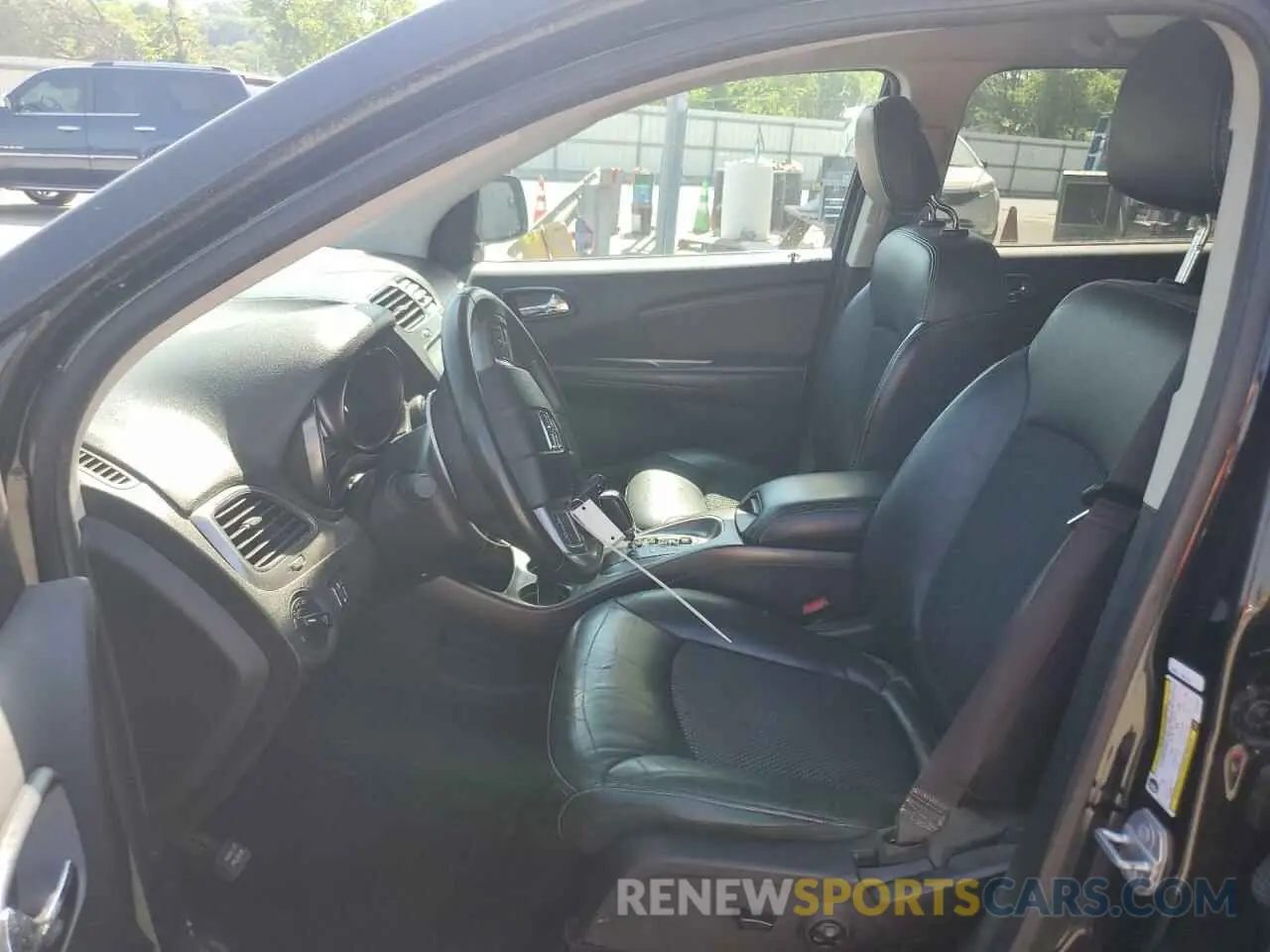 7 Photograph of a damaged car 3C4PDCGG4KT731432 DODGE JOURNEY 2019