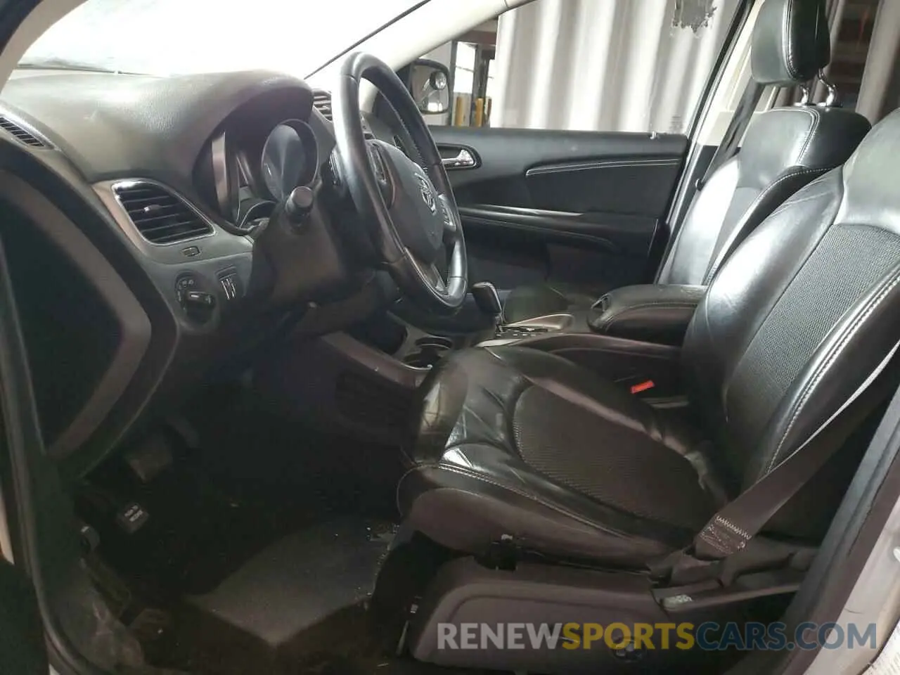 7 Photograph of a damaged car 3C4PDCGG6KT717029 DODGE JOURNEY 2019