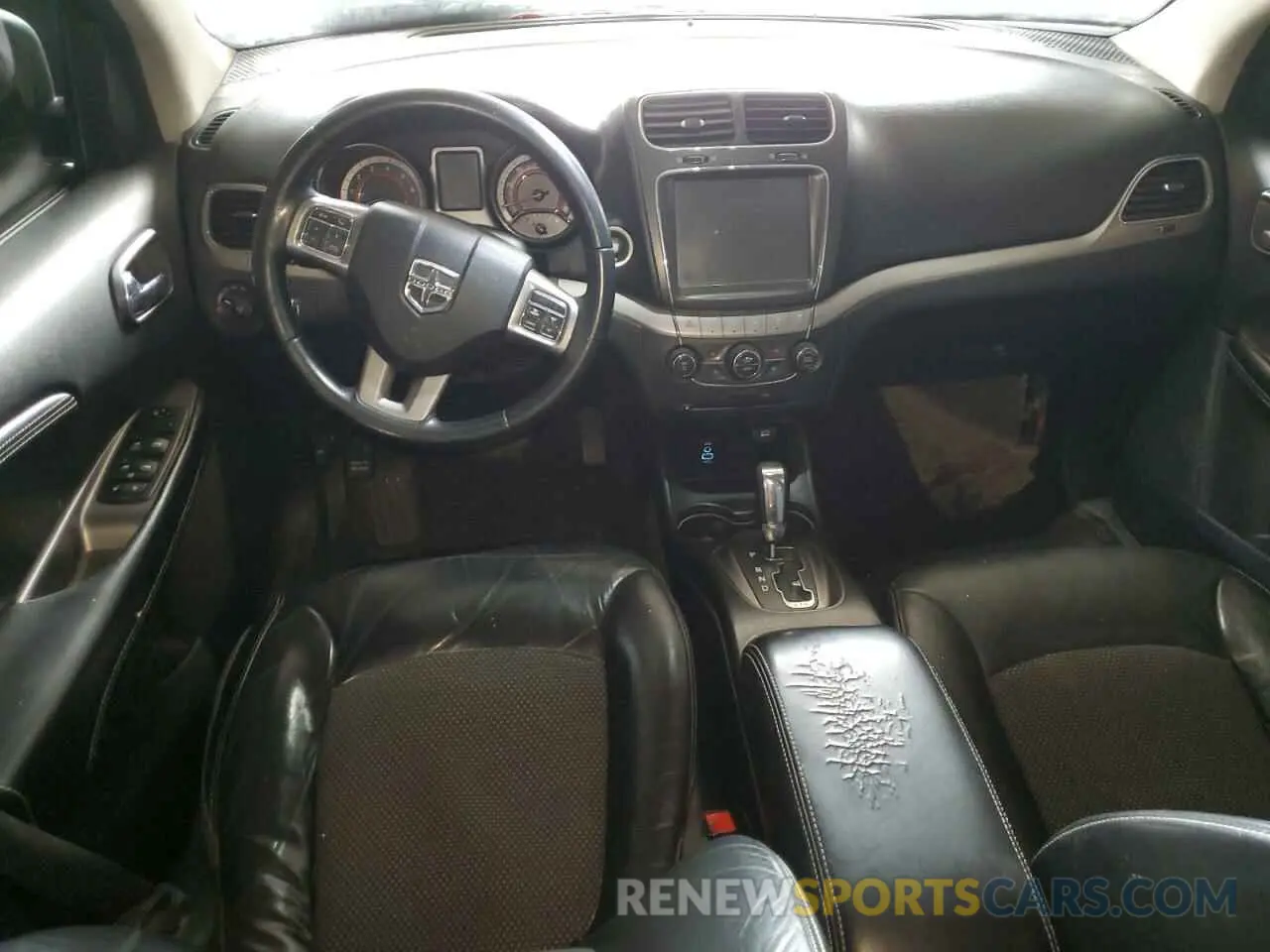 8 Photograph of a damaged car 3C4PDCGG6KT717029 DODGE JOURNEY 2019