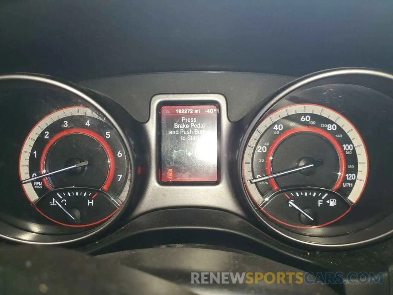 9 Photograph of a damaged car 3C4PDCGG6KT717029 DODGE JOURNEY 2019