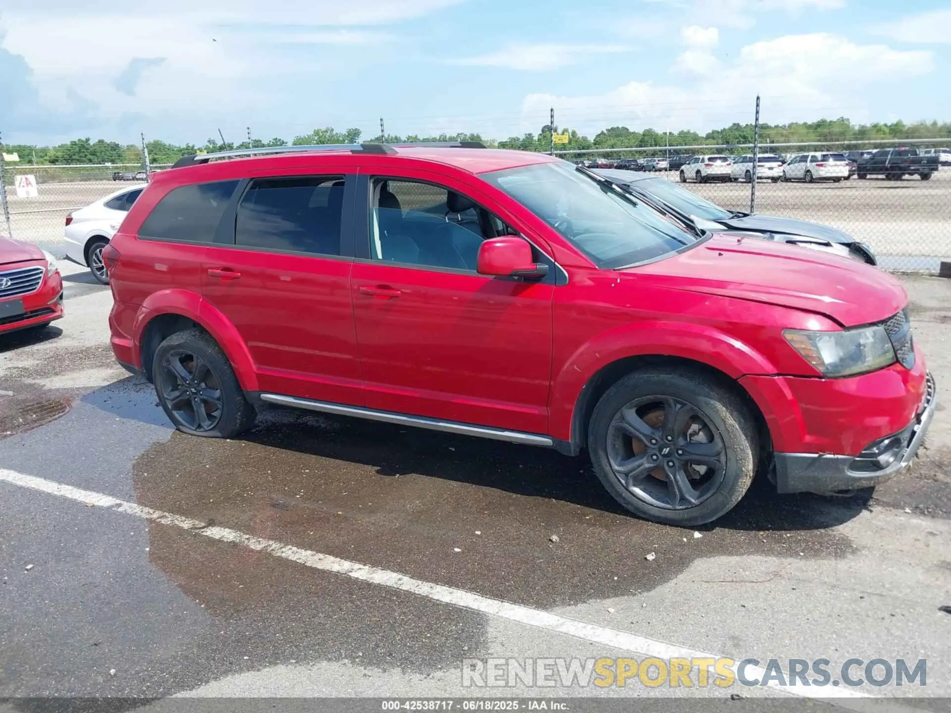13 Photograph of a damaged car 3C4PDCGG6KT717502 DODGE JOURNEY 2019