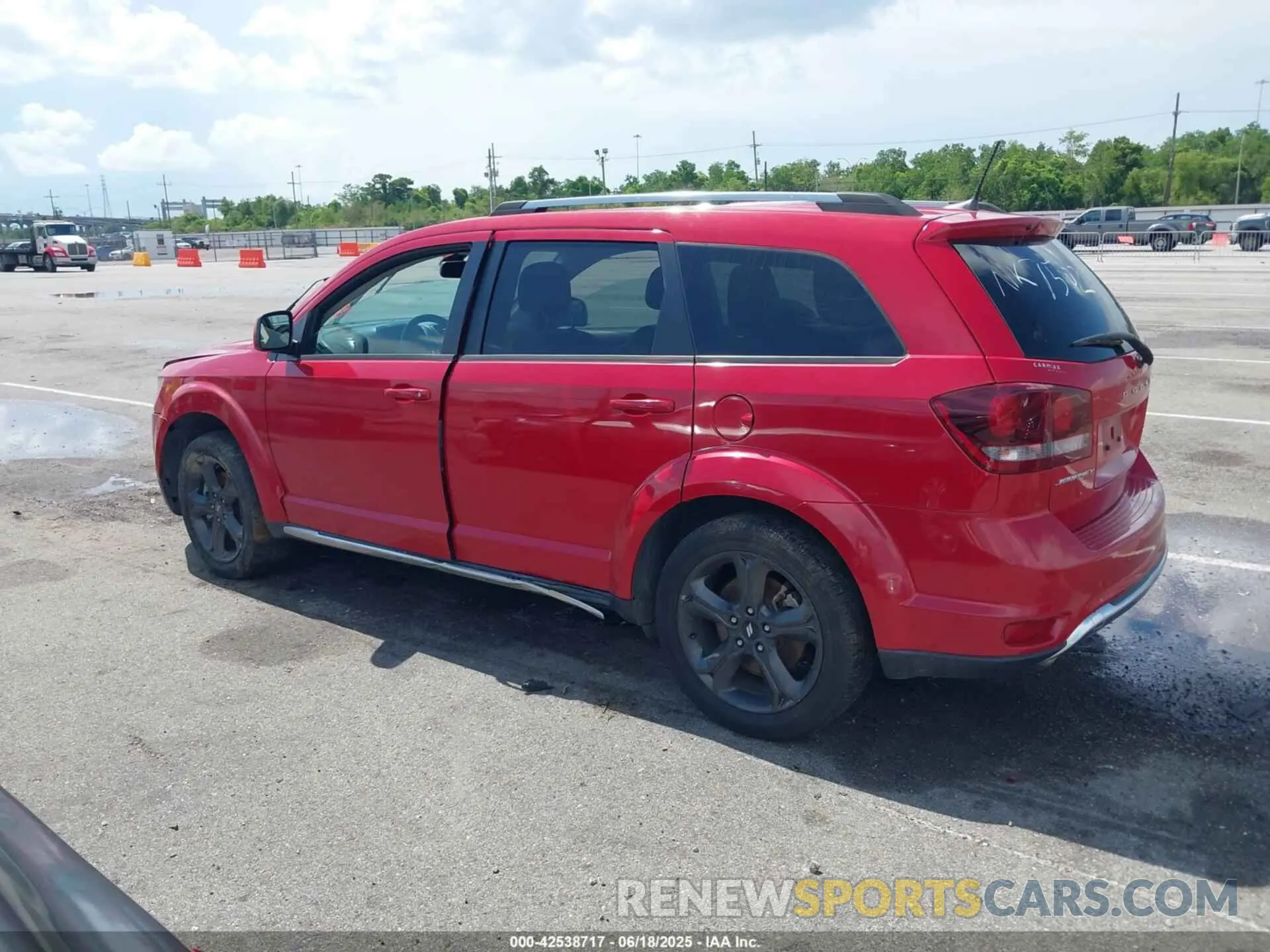 14 Photograph of a damaged car 3C4PDCGG6KT717502 DODGE JOURNEY 2019