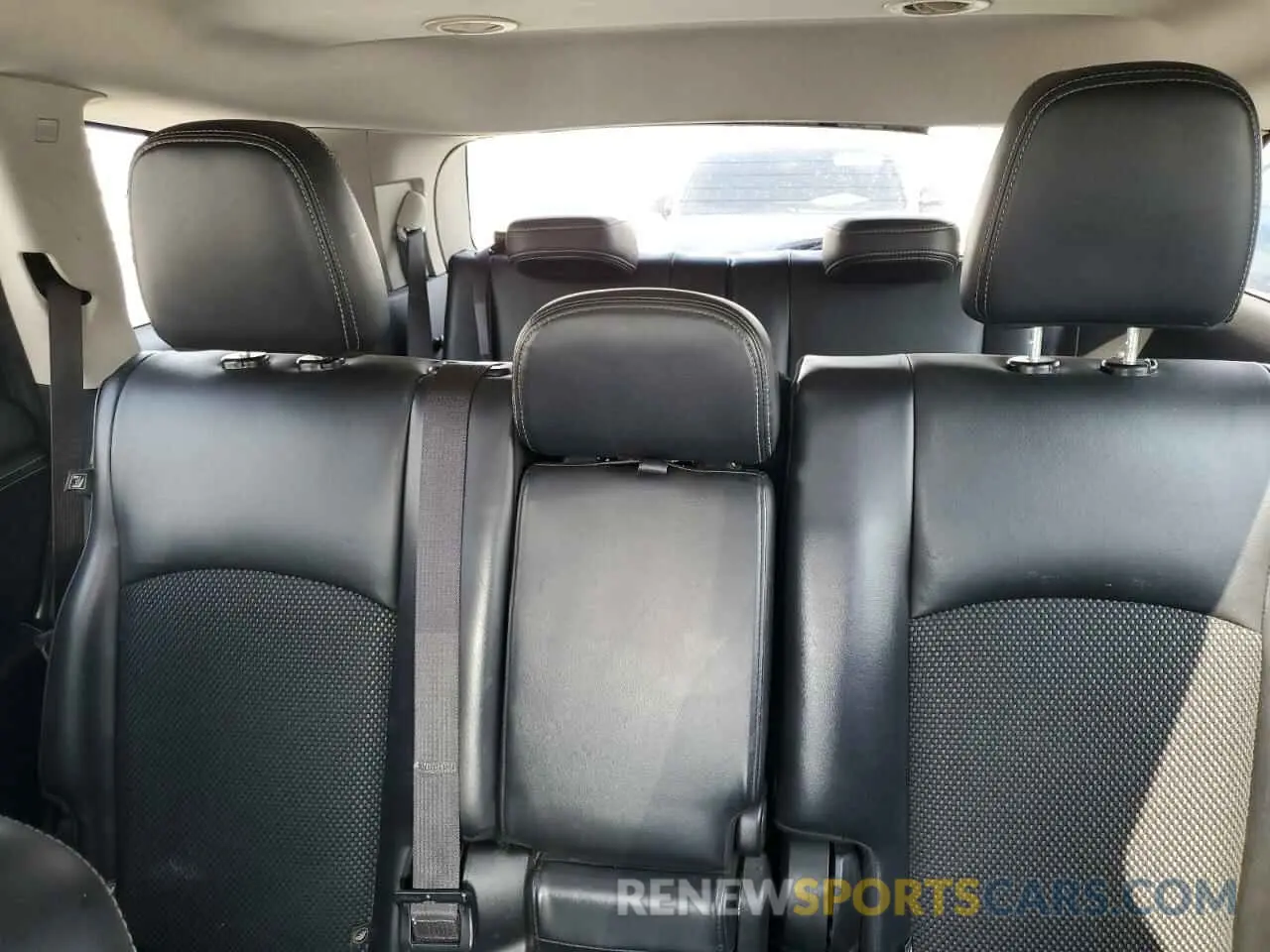 10 Photograph of a damaged car 3C4PDCGG6KT783192 DODGE JOURNEY 2019