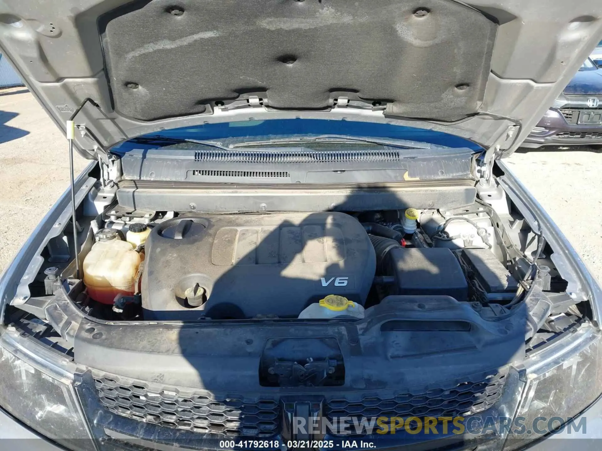 10 Photograph of a damaged car 3C4PDCGG6KT841317 DODGE JOURNEY 2019
