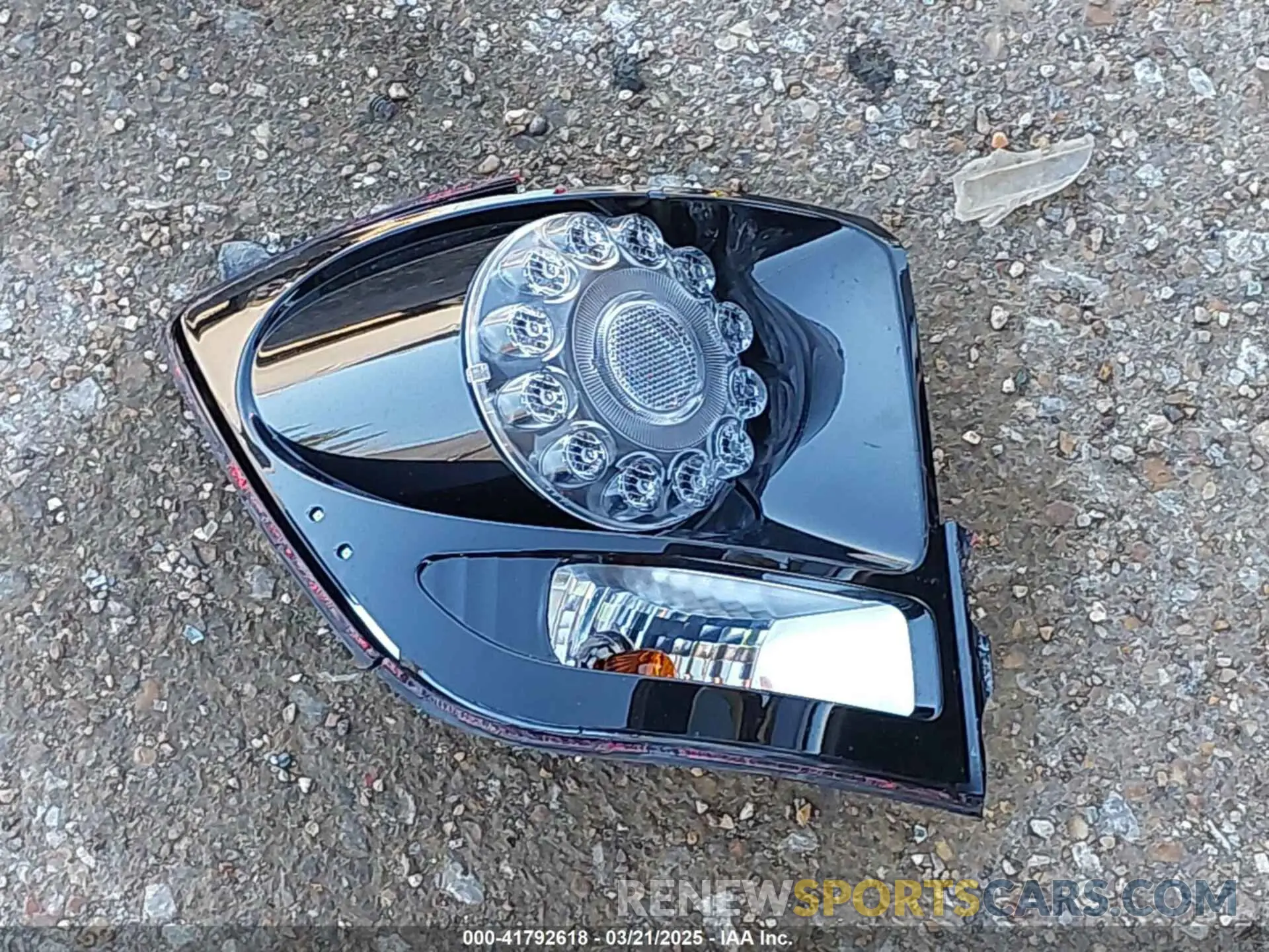 12 Photograph of a damaged car 3C4PDCGG6KT841317 DODGE JOURNEY 2019