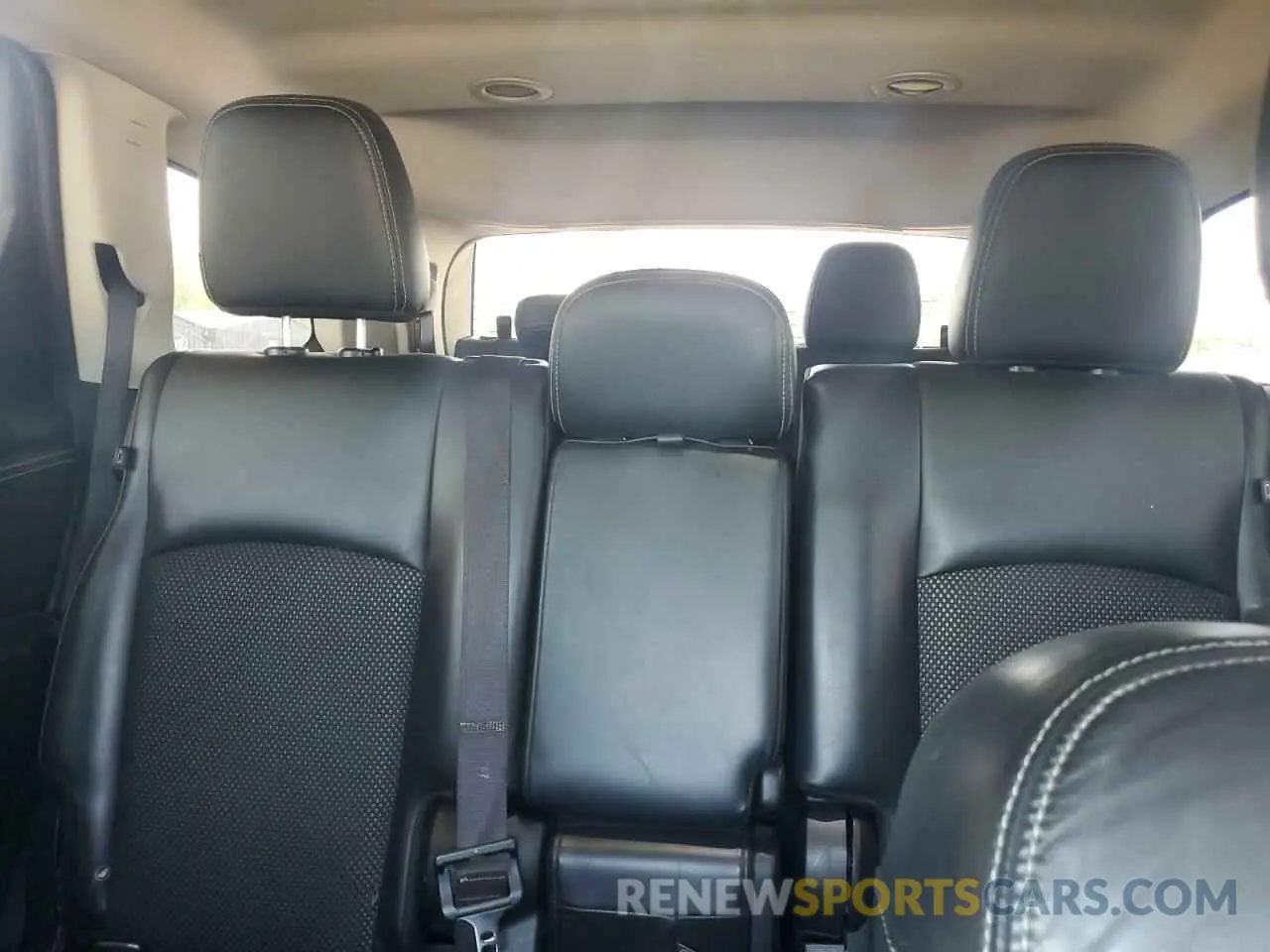 10 Photograph of a damaged car 3C4PDCGG8KT717064 DODGE JOURNEY 2019