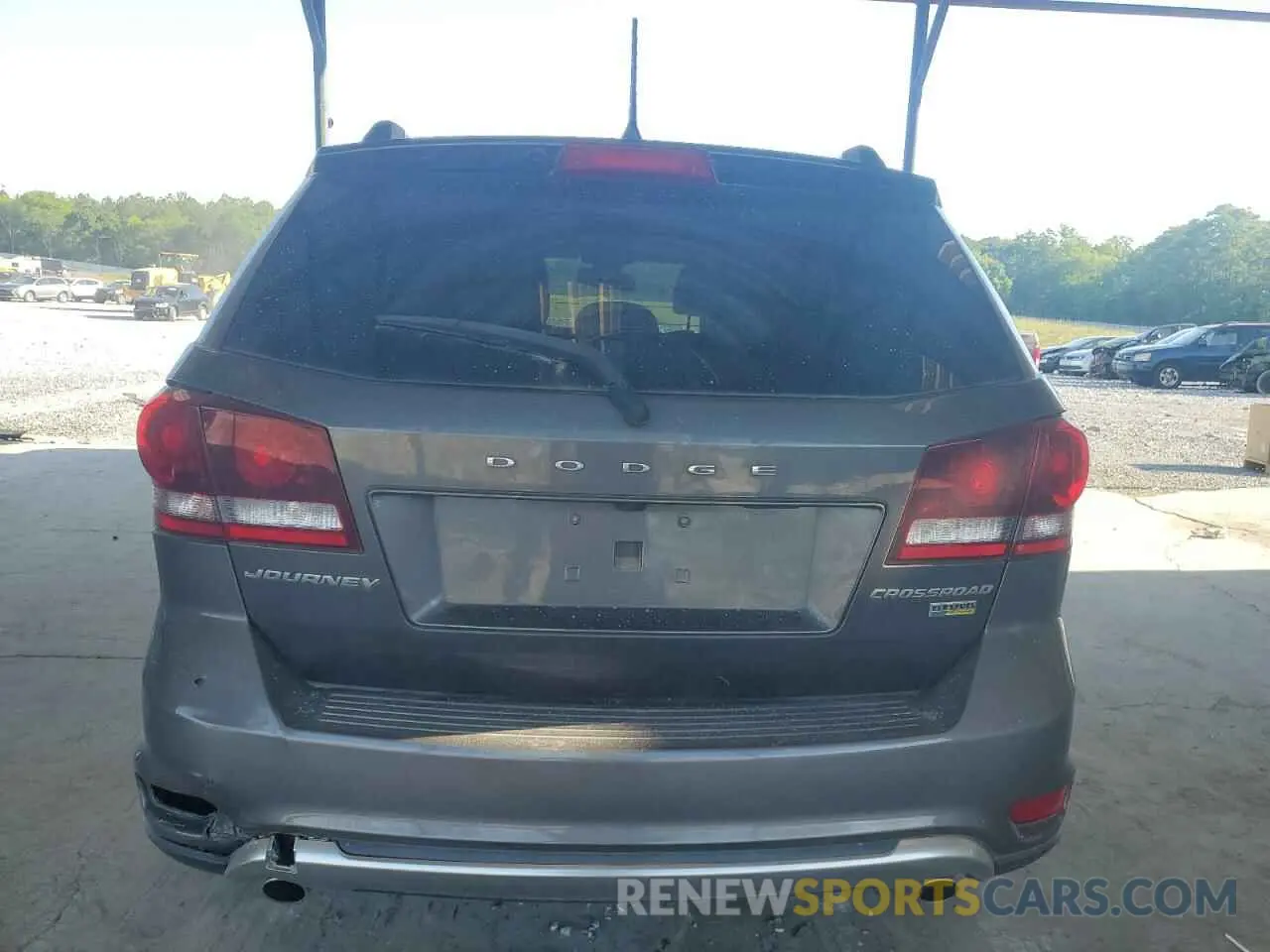 6 Photograph of a damaged car 3C4PDCGG8KT717064 DODGE JOURNEY 2019