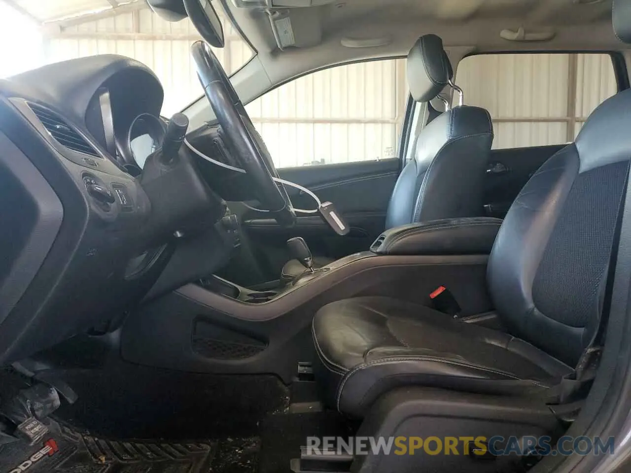 7 Photograph of a damaged car 3C4PDCGG8KT717064 DODGE JOURNEY 2019