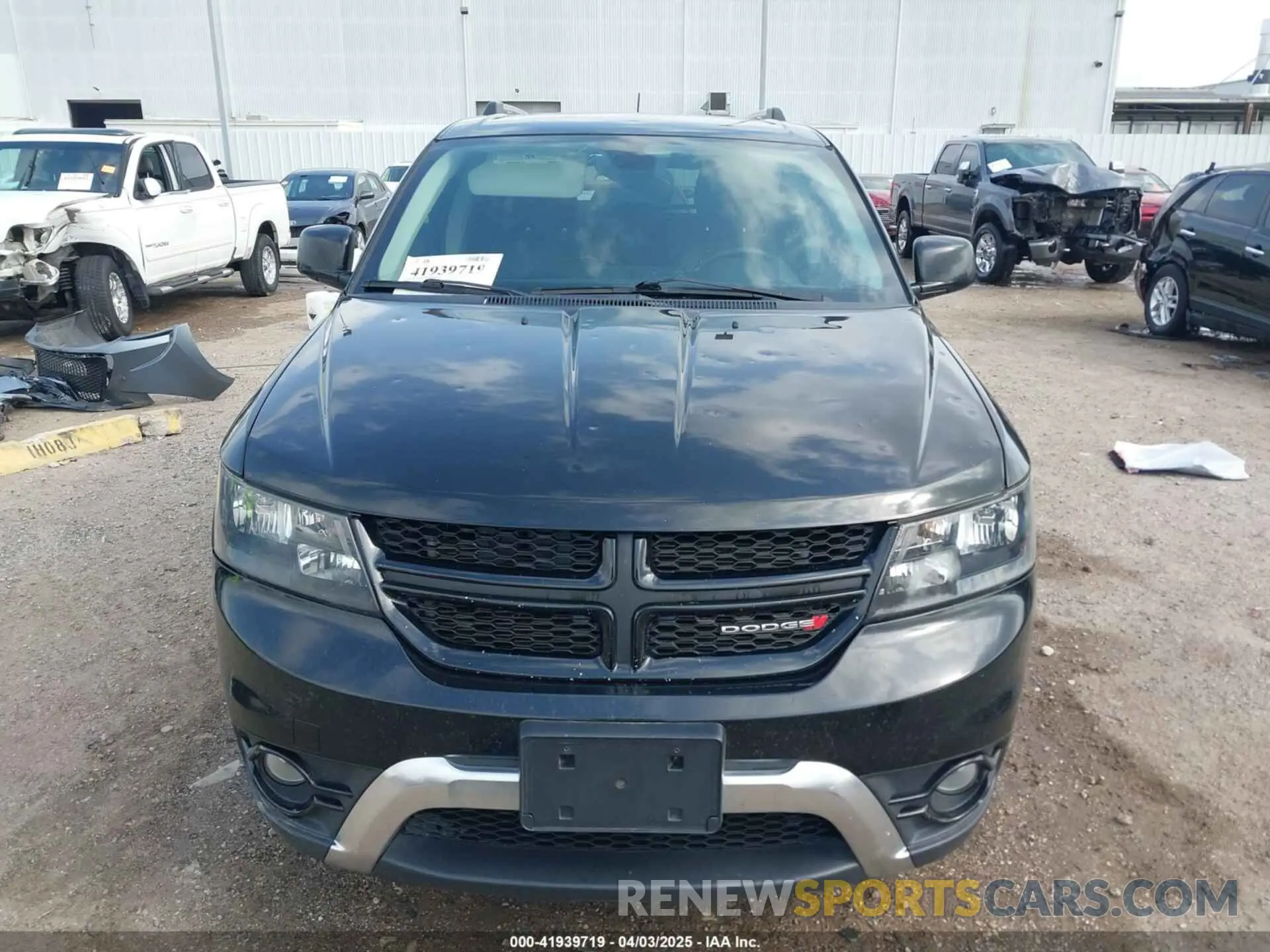 12 Photograph of a damaged car 3C4PDCGG9KT717655 DODGE JOURNEY 2019