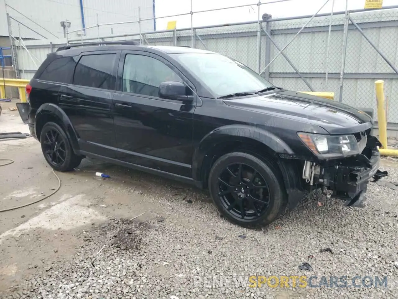 4 Photograph of a damaged car 3C4PDDBG3KT752169 DODGE JOURNEY 2019