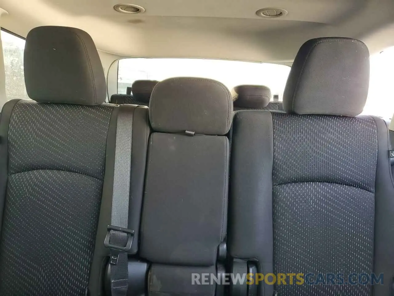 10 Photograph of a damaged car 3C4PDDBG8KT780047 DODGE JOURNEY 2019