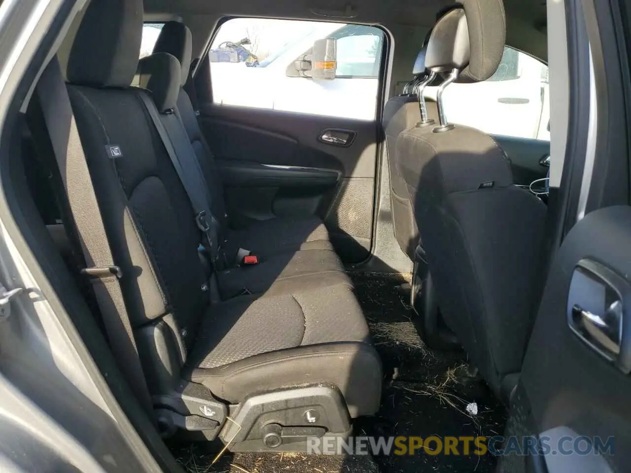 11 Photograph of a damaged car 3C4PDDBG8KT780047 DODGE JOURNEY 2019