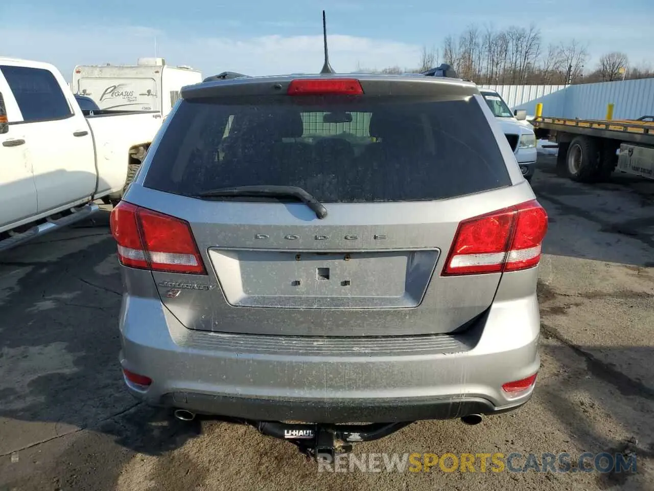 6 Photograph of a damaged car 3C4PDDBG8KT780047 DODGE JOURNEY 2019