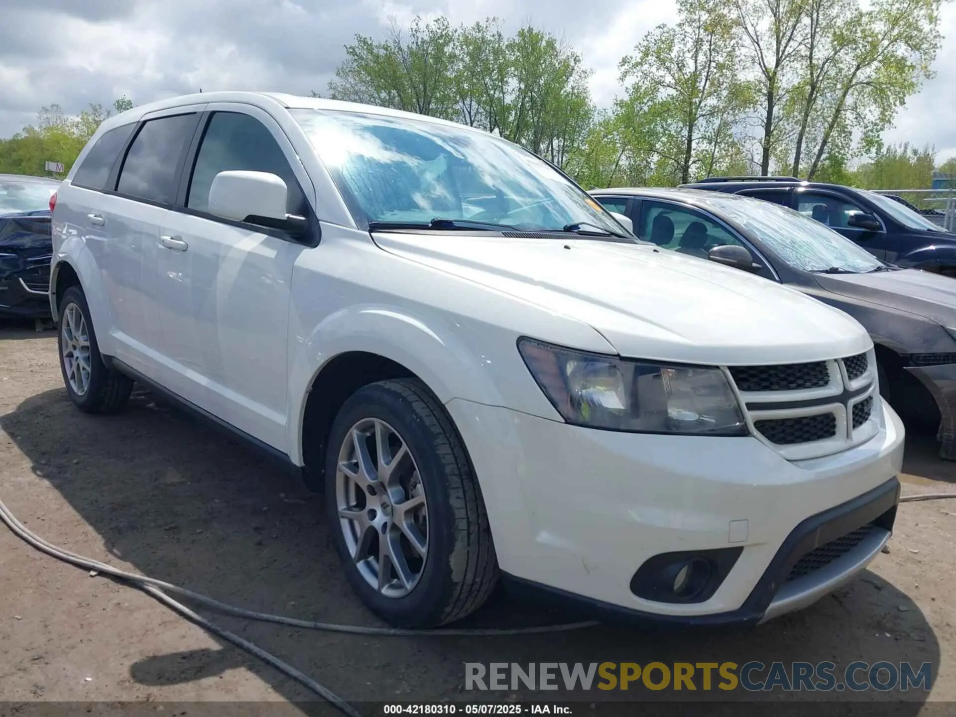 1 Photograph of a damaged car 3C4PDDEG1KT687933 DODGE JOURNEY 2019