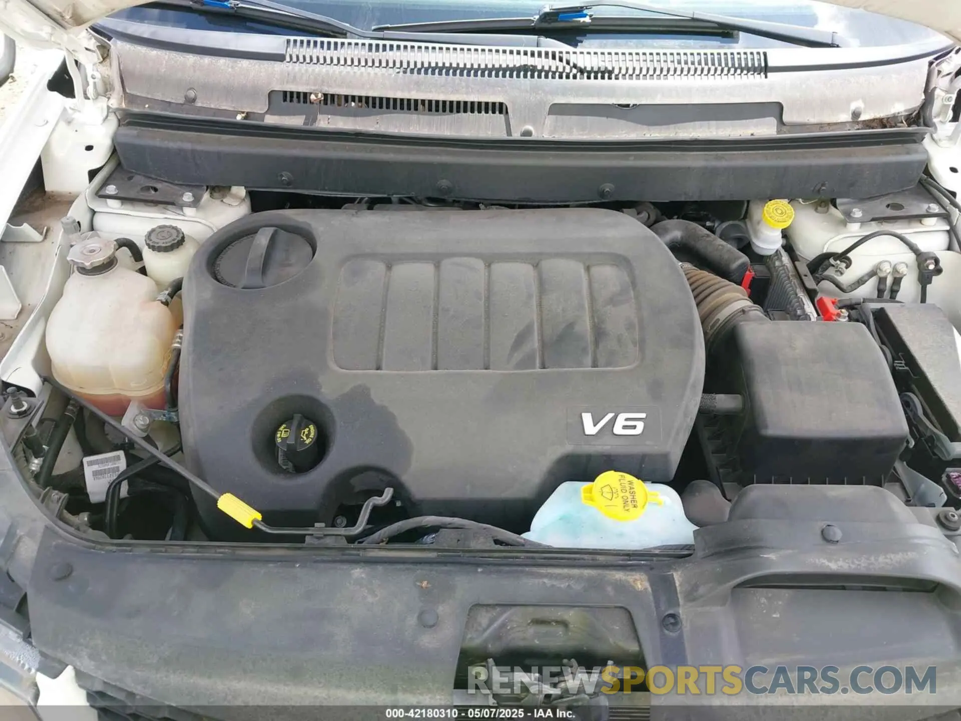 10 Photograph of a damaged car 3C4PDDEG1KT687933 DODGE JOURNEY 2019