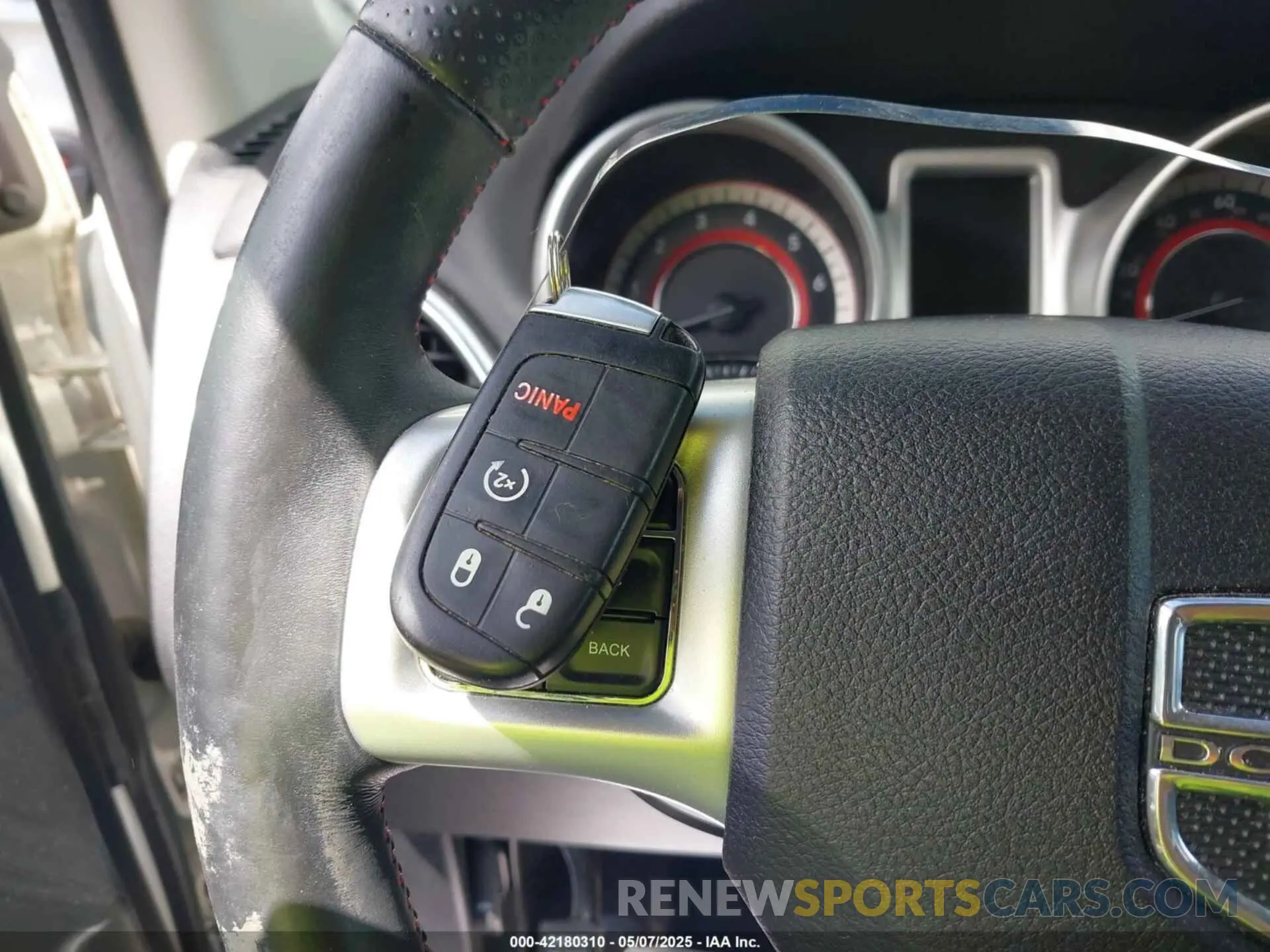 11 Photograph of a damaged car 3C4PDDEG1KT687933 DODGE JOURNEY 2019