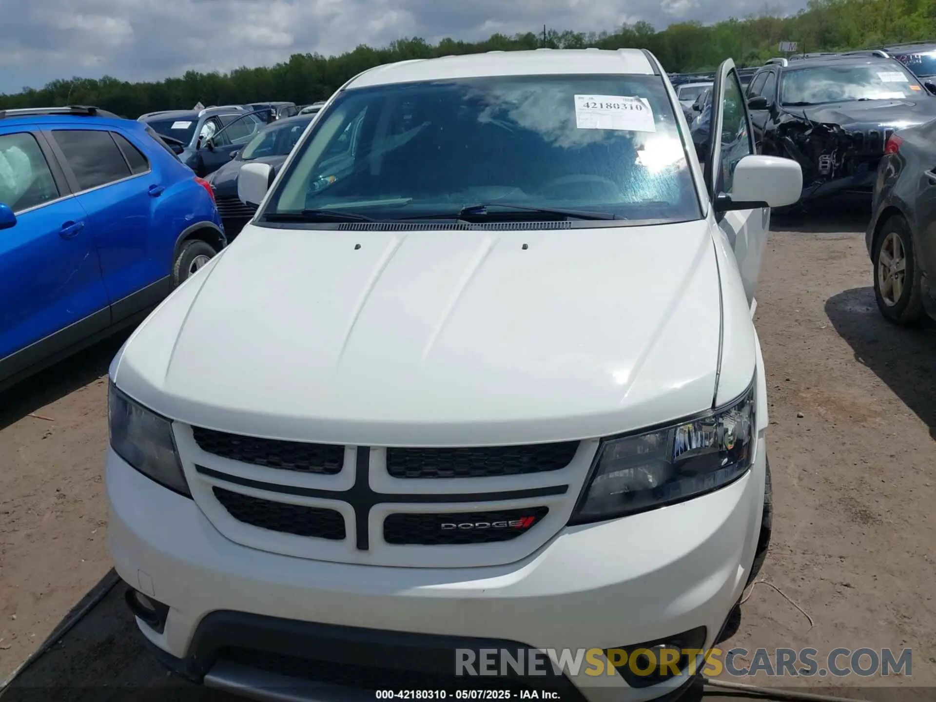 12 Photograph of a damaged car 3C4PDDEG1KT687933 DODGE JOURNEY 2019