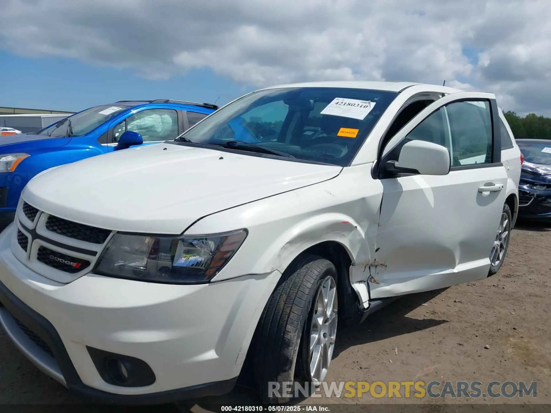 2 Photograph of a damaged car 3C4PDDEG1KT687933 DODGE JOURNEY 2019