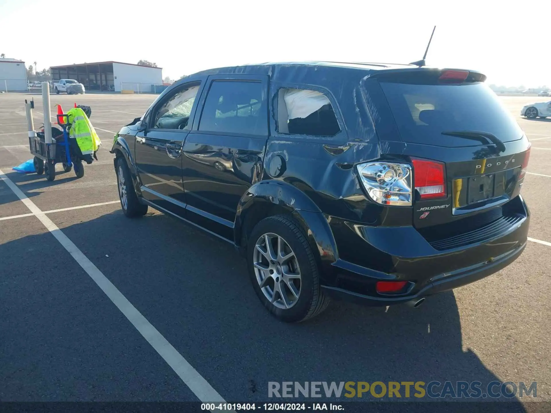 3 Photograph of a damaged car 3C4PDDEG1KT745636 DODGE JOURNEY 2019