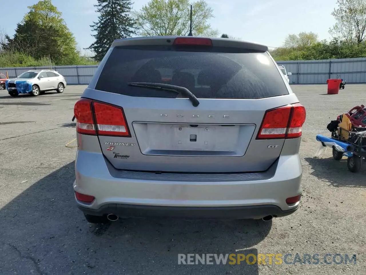 6 Photograph of a damaged car 3C4PDDEG2KT738856 DODGE JOURNEY 2019