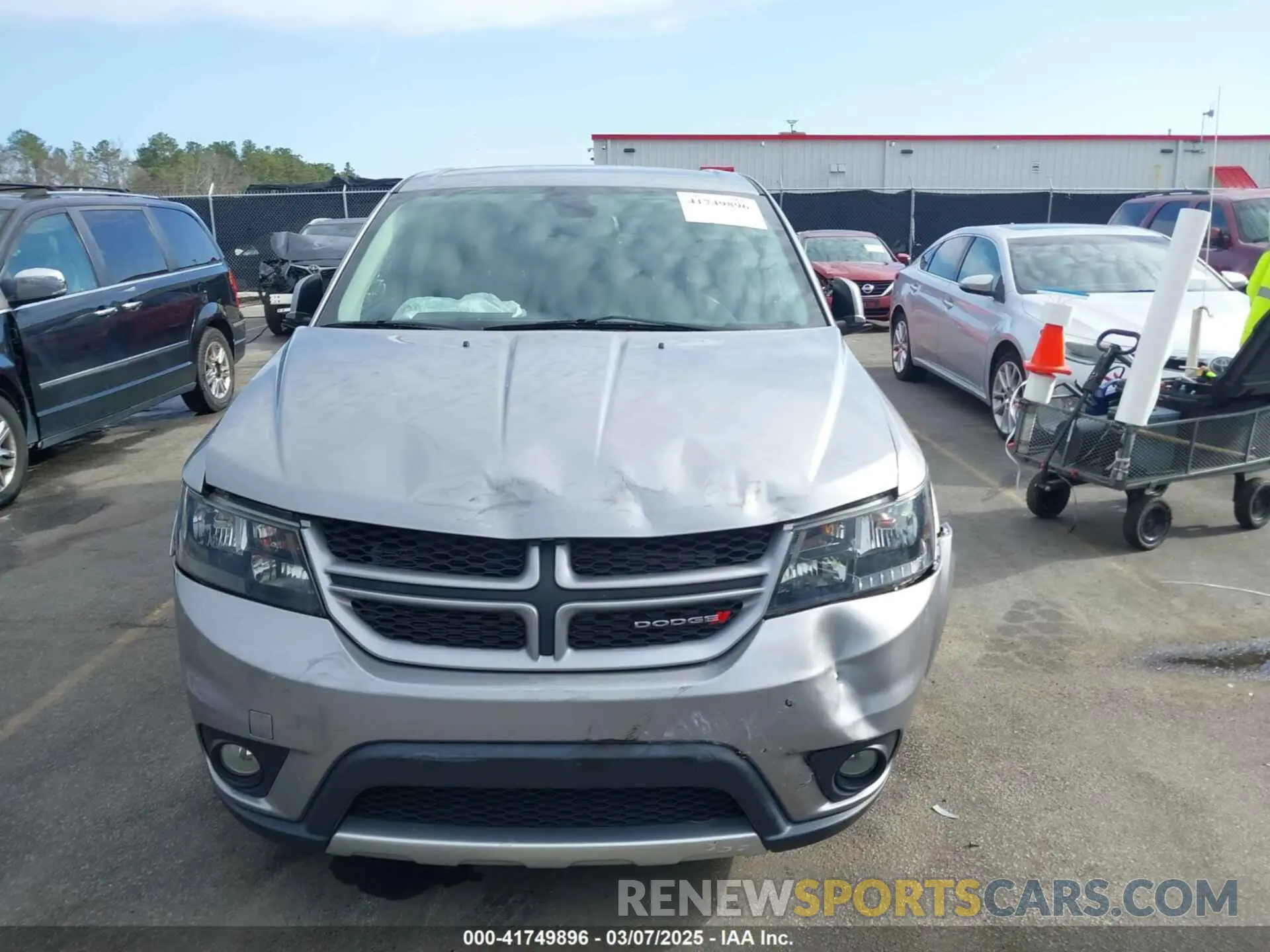 12 Photograph of a damaged car 3C4PDDEG3KT738784 DODGE JOURNEY 2019