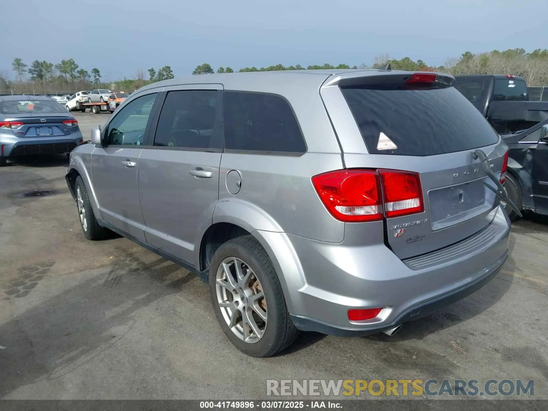 3 Photograph of a damaged car 3C4PDDEG3KT738784 DODGE JOURNEY 2019
