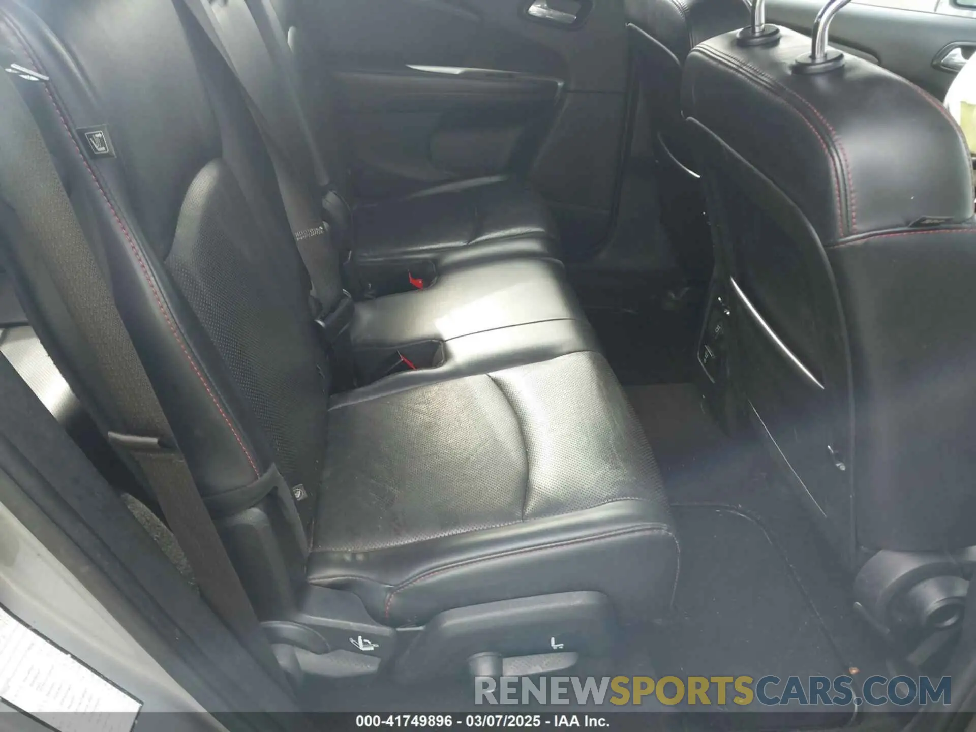 8 Photograph of a damaged car 3C4PDDEG3KT738784 DODGE JOURNEY 2019