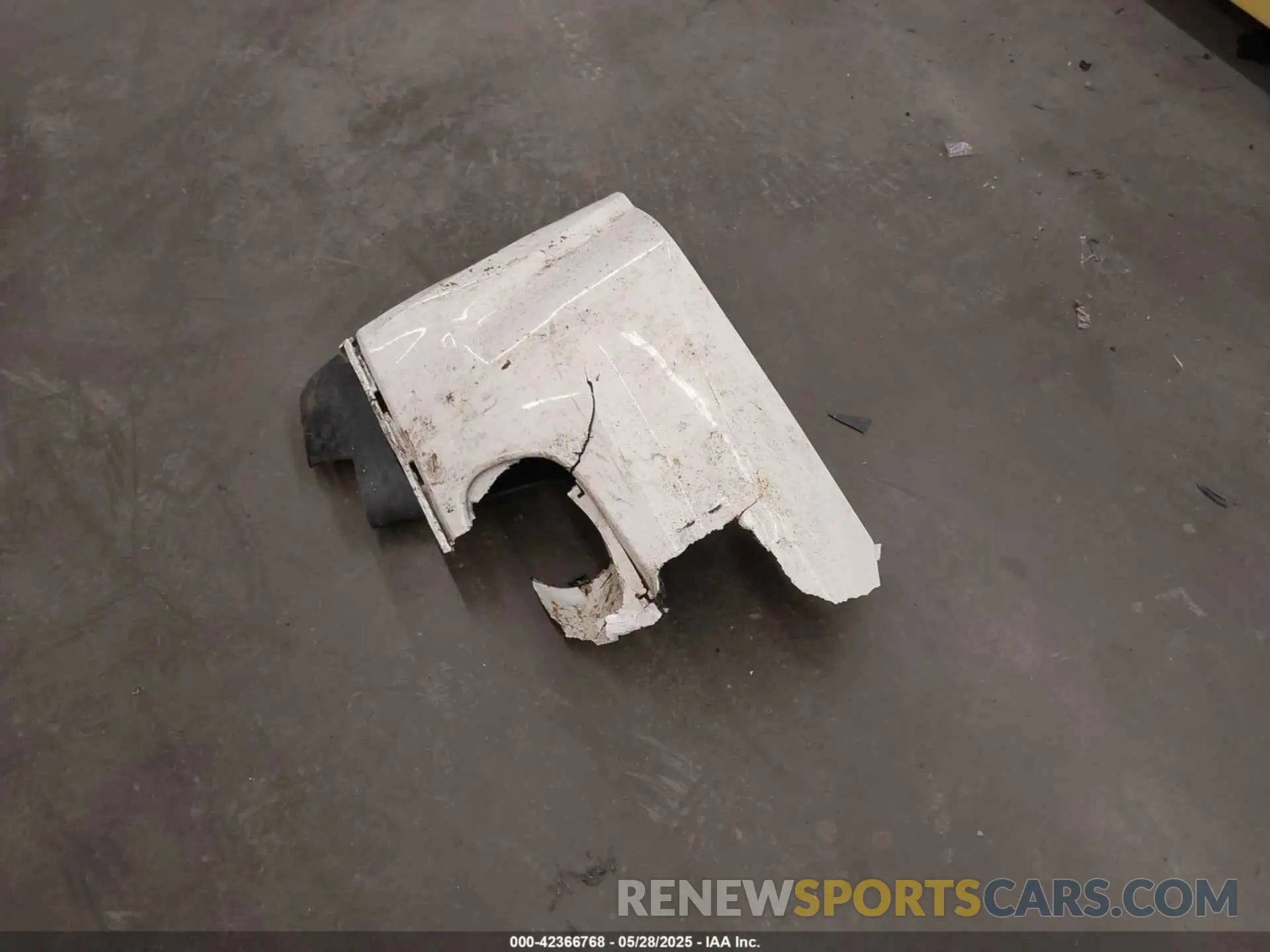 12 Photograph of a damaged car 3C4PDDEG4KT688056 DODGE JOURNEY 2019