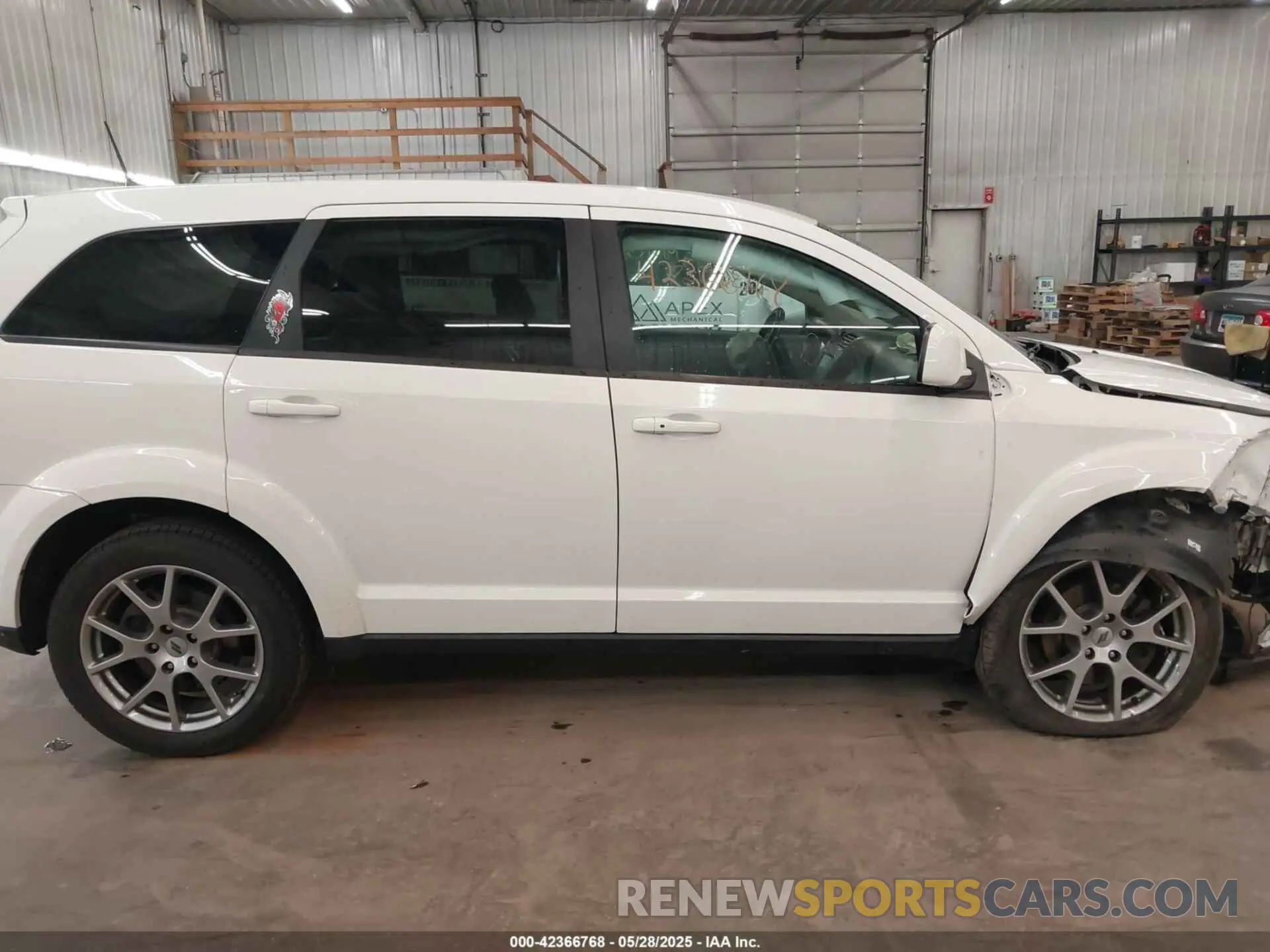 14 Photograph of a damaged car 3C4PDDEG4KT688056 DODGE JOURNEY 2019