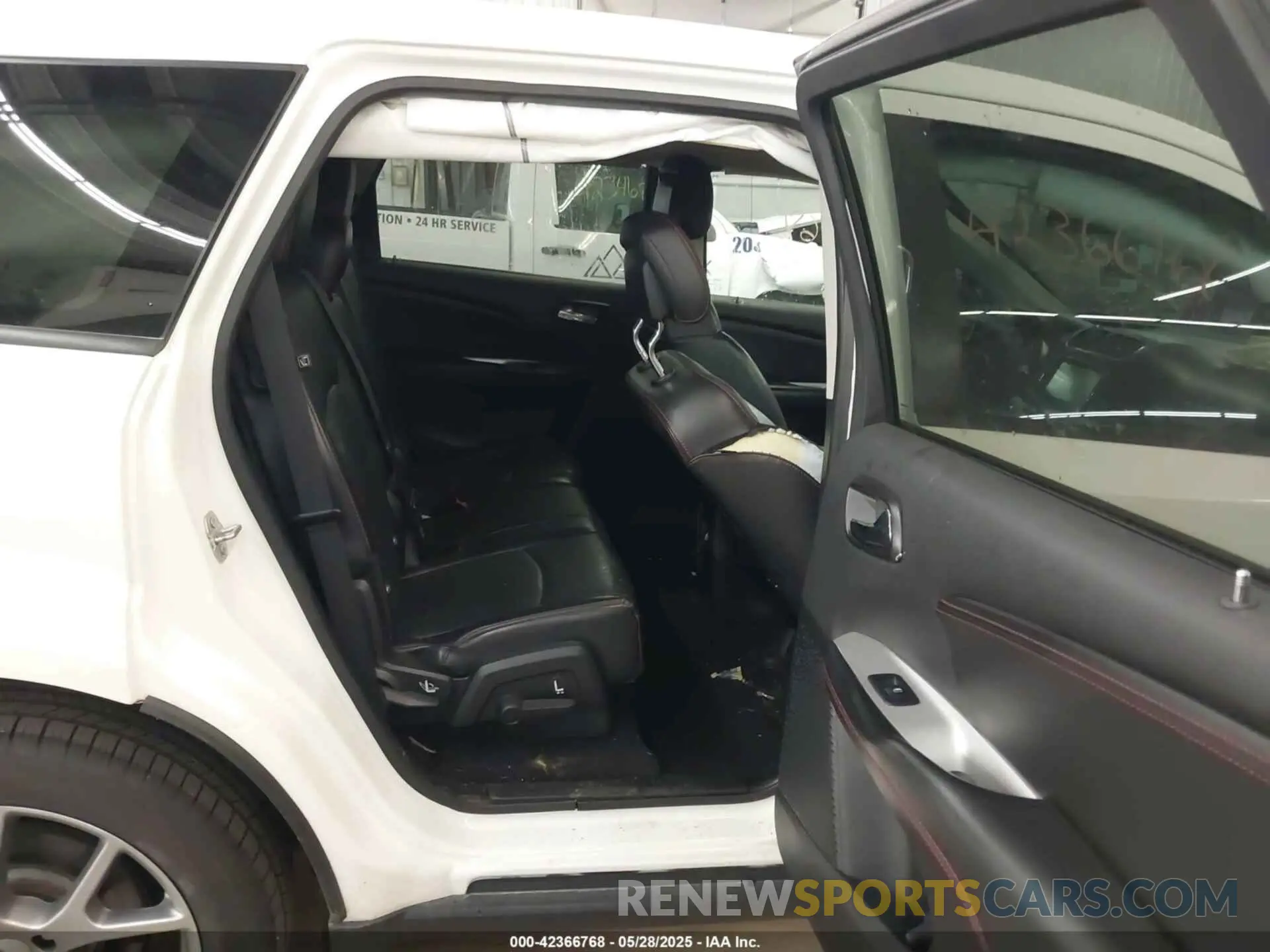 8 Photograph of a damaged car 3C4PDDEG4KT688056 DODGE JOURNEY 2019