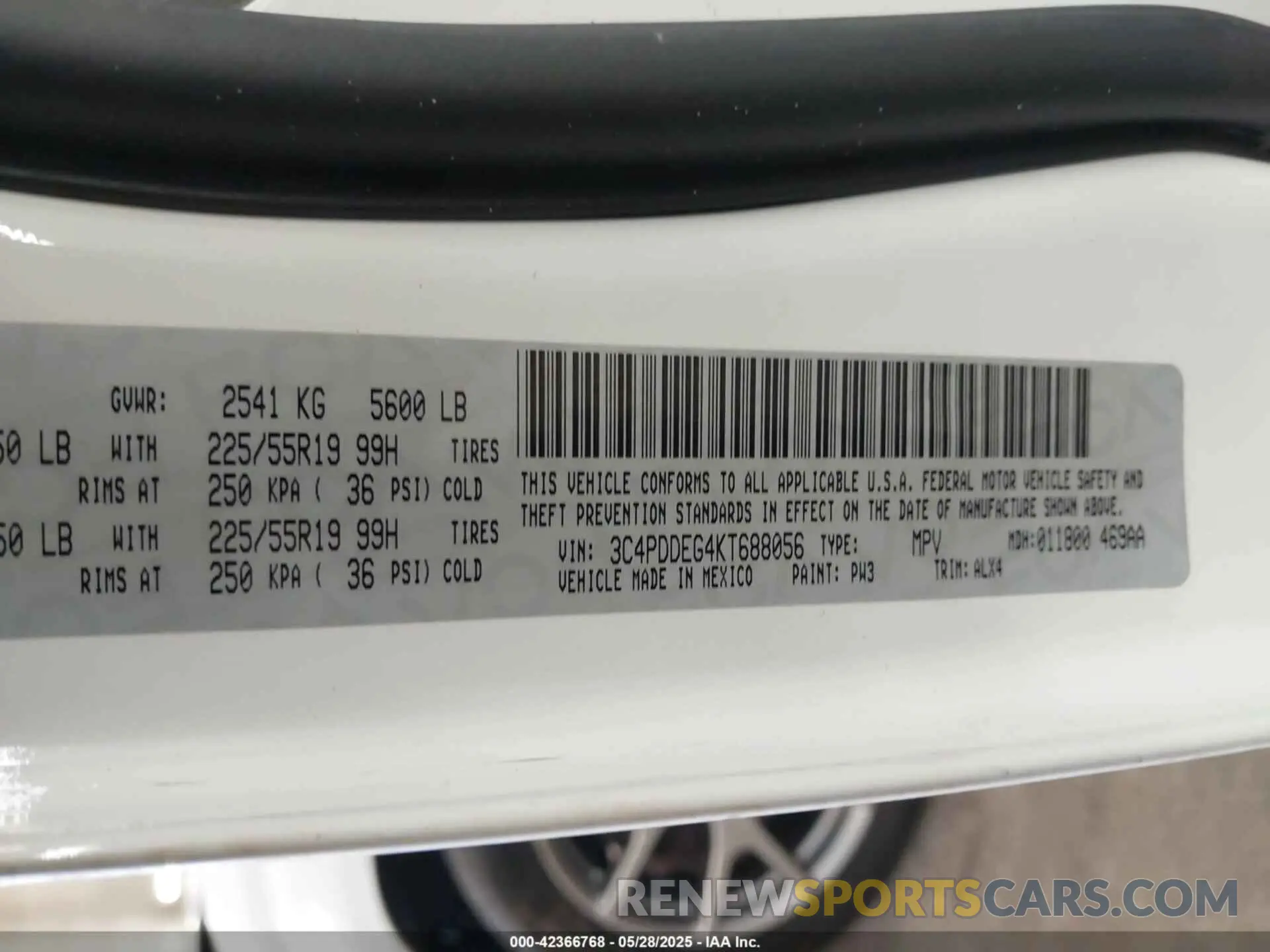 9 Photograph of a damaged car 3C4PDDEG4KT688056 DODGE JOURNEY 2019
