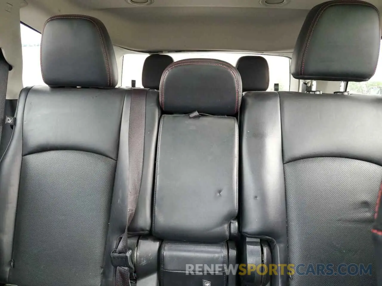 10 Photograph of a damaged car 3C4PDDEG4KT833984 DODGE JOURNEY 2019