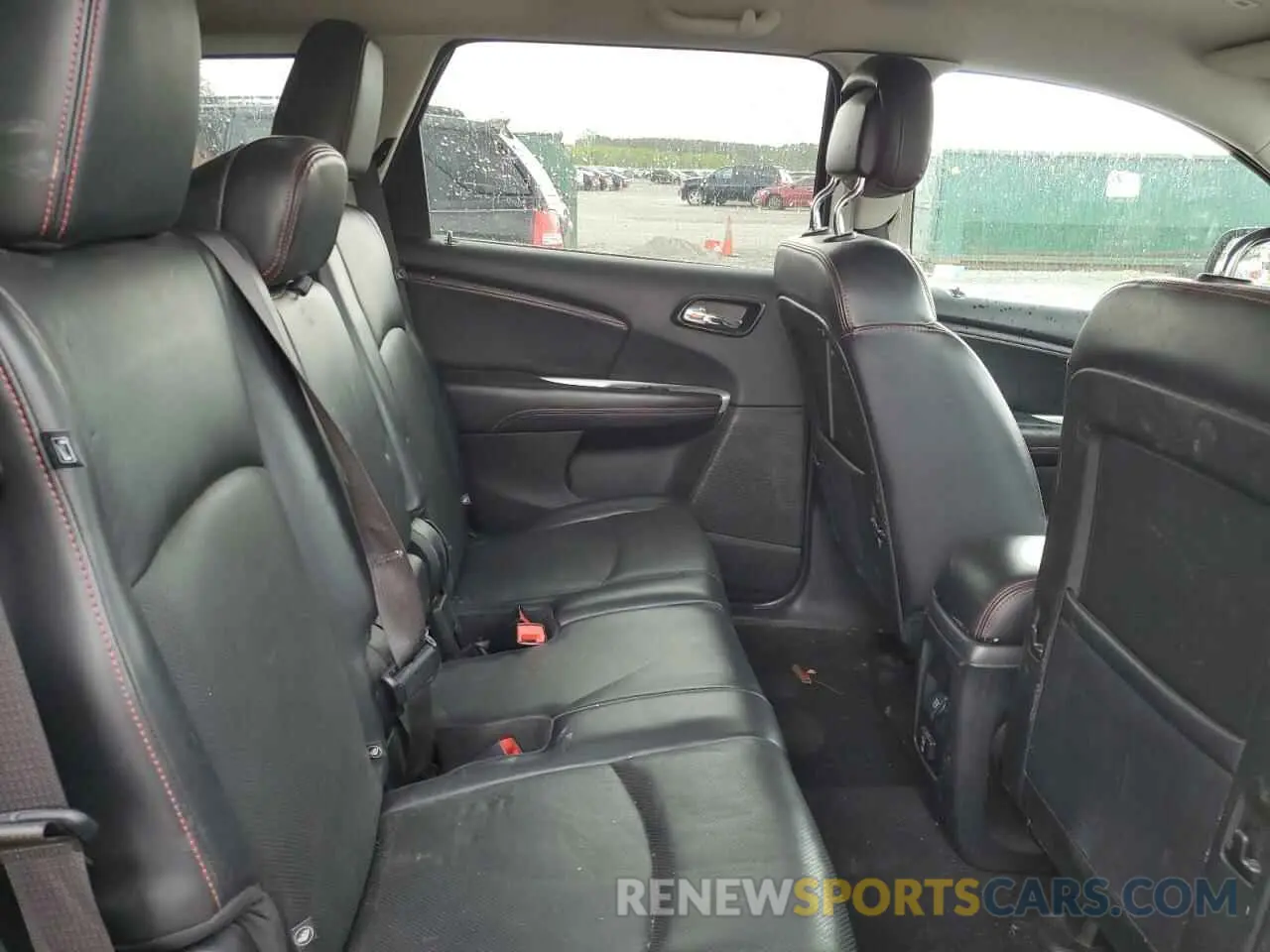 11 Photograph of a damaged car 3C4PDDEG4KT833984 DODGE JOURNEY 2019