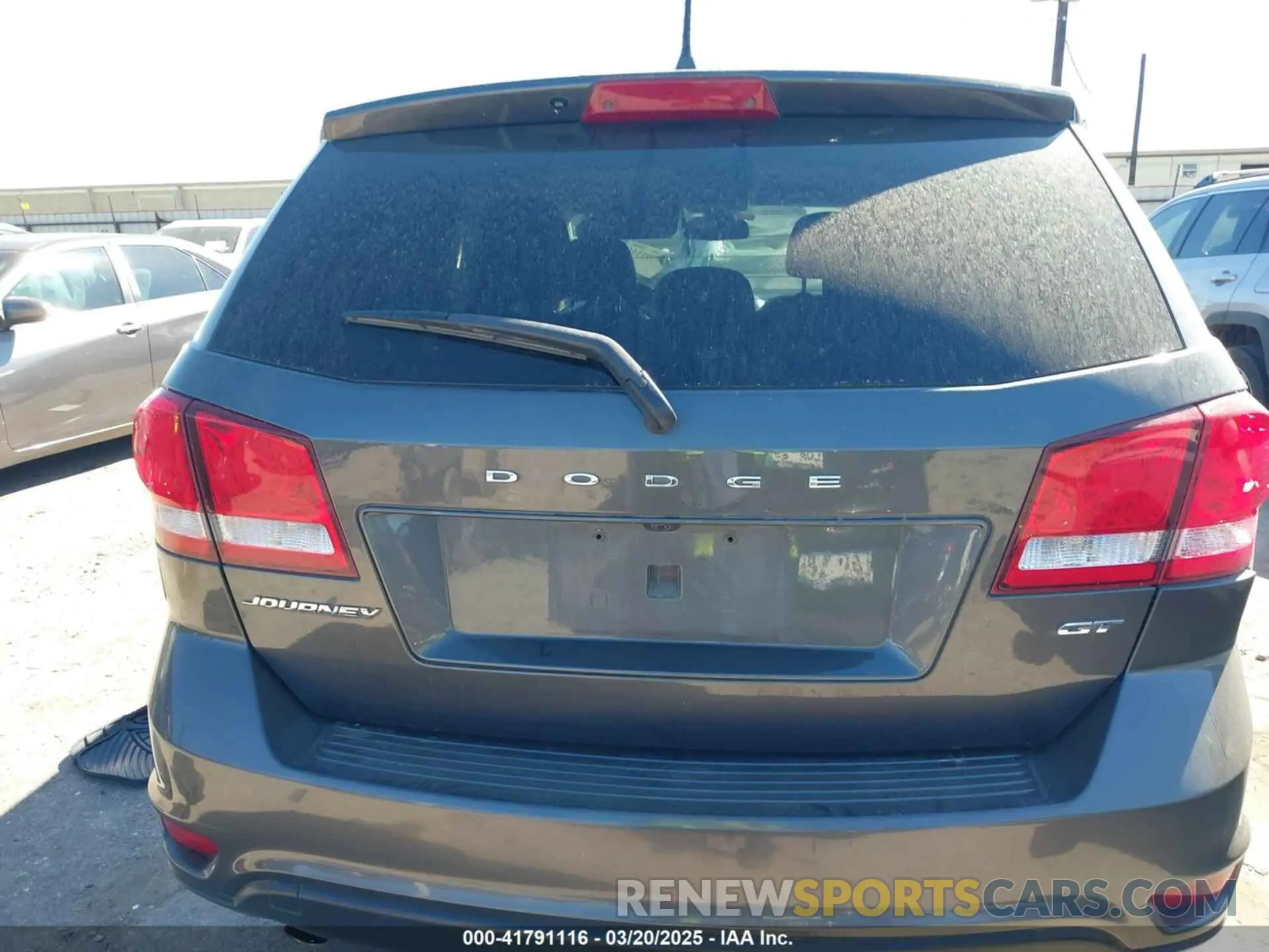 16 Photograph of a damaged car 3C4PDDEG7KT720157 DODGE JOURNEY 2019