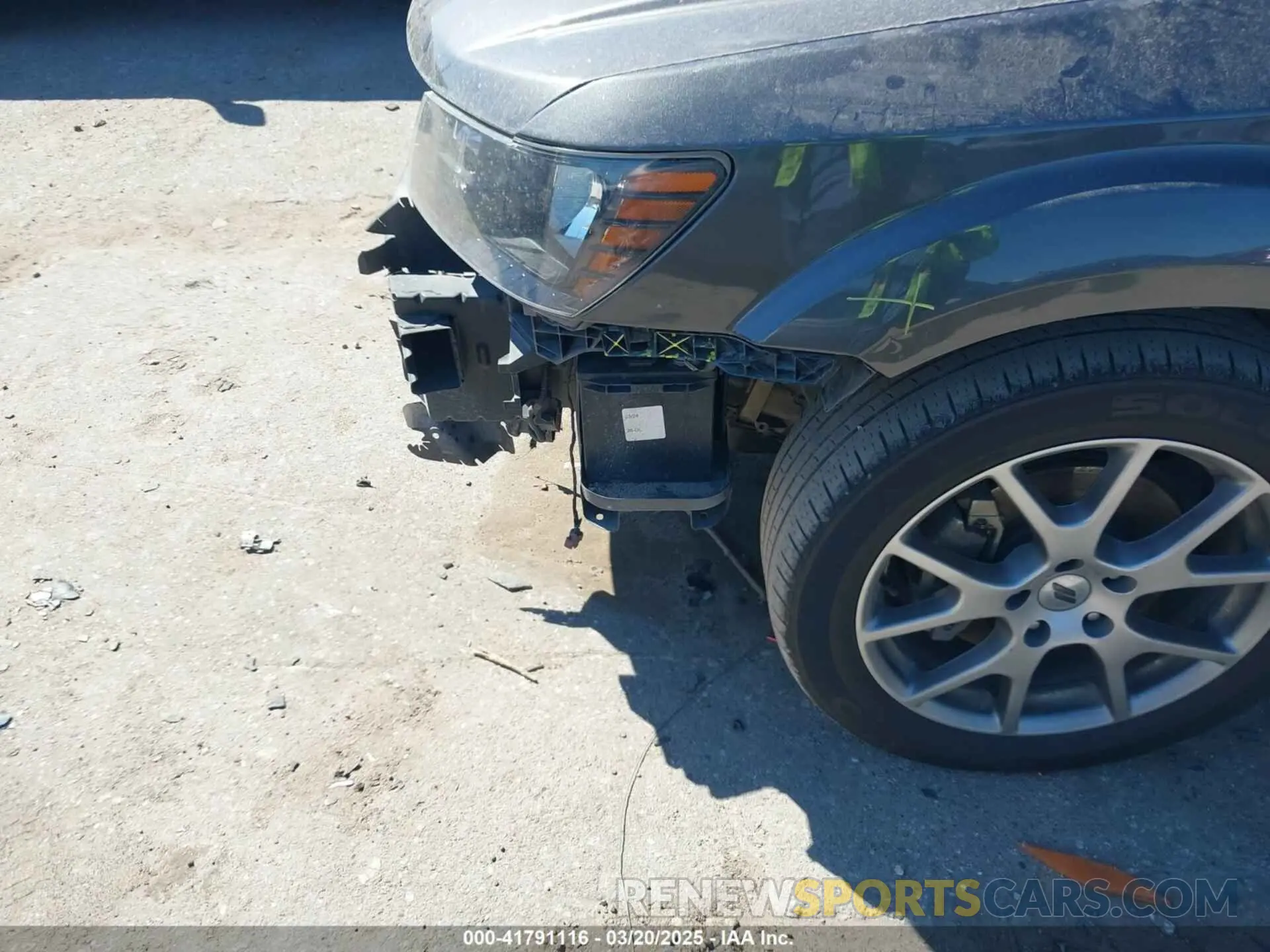 6 Photograph of a damaged car 3C4PDDEG7KT720157 DODGE JOURNEY 2019