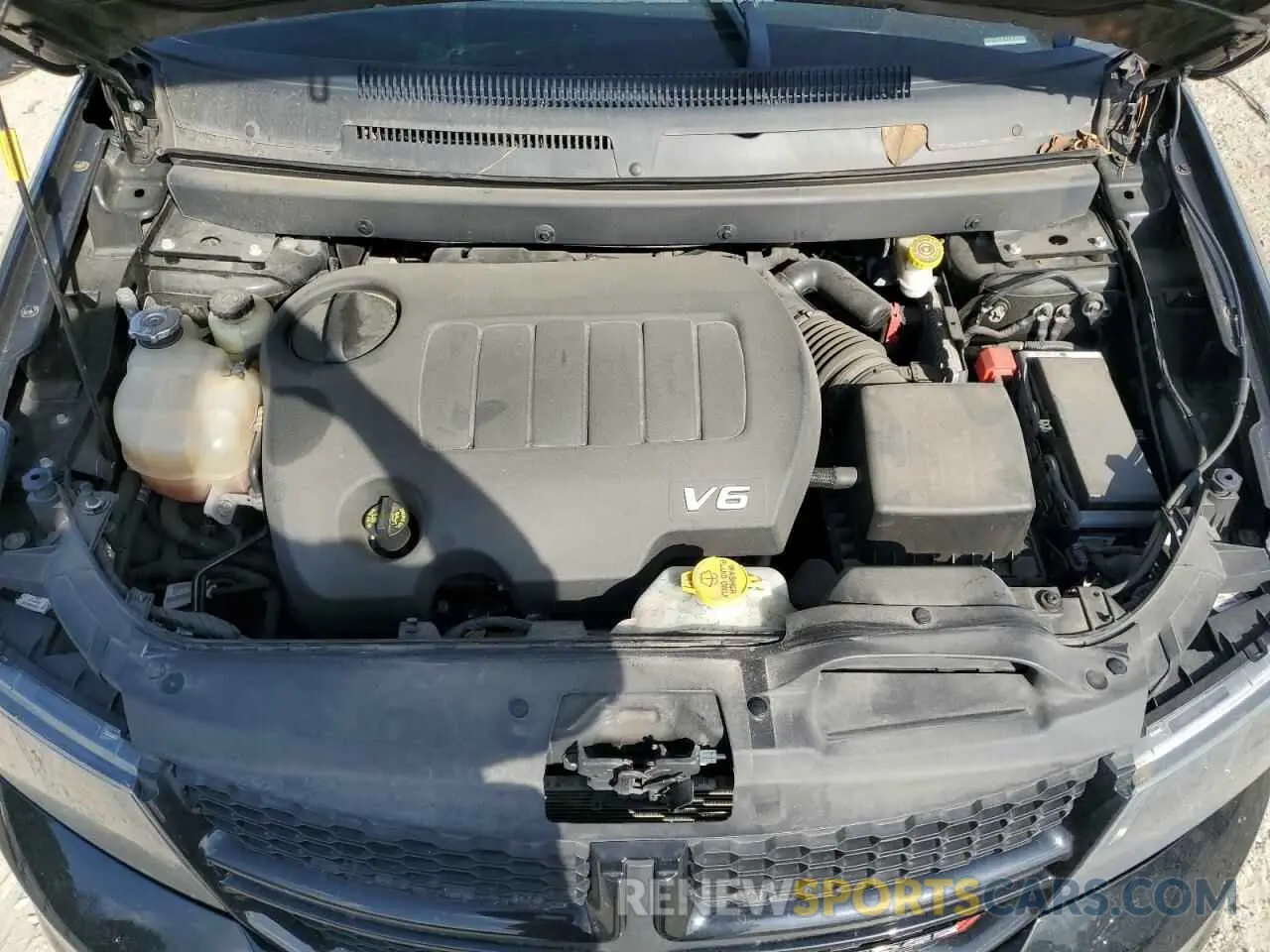 13 Photograph of a damaged car 3C4PDDEG8KT758982 DODGE JOURNEY 2019