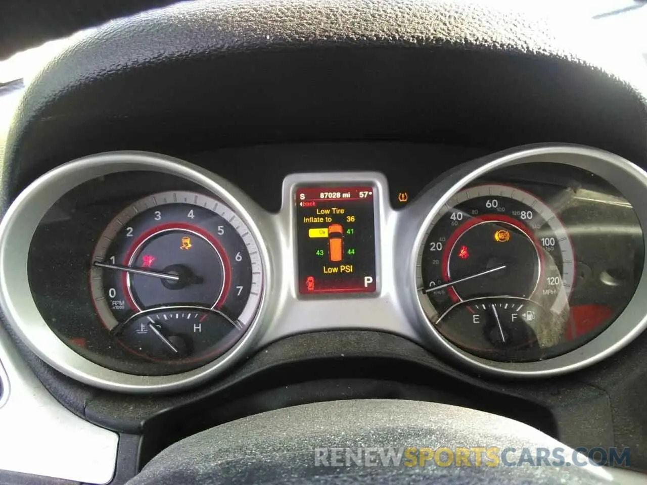 9 Photograph of a damaged car 3C4PDDEG8KT758982 DODGE JOURNEY 2019