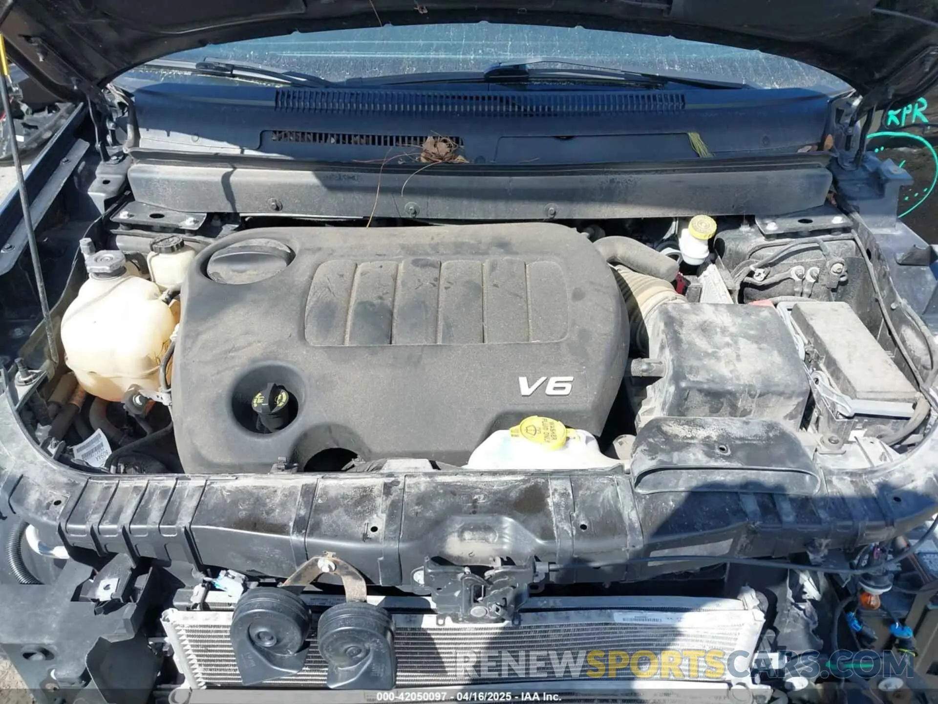 10 Photograph of a damaged car 3C4PDDEG9KT687890 DODGE JOURNEY 2019