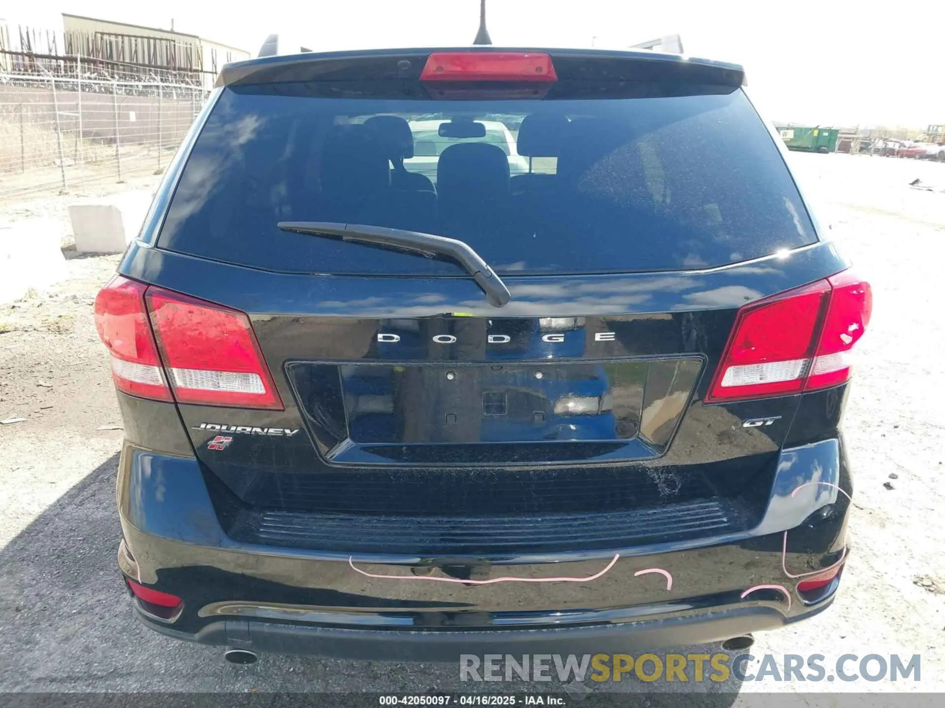 17 Photograph of a damaged car 3C4PDDEG9KT687890 DODGE JOURNEY 2019